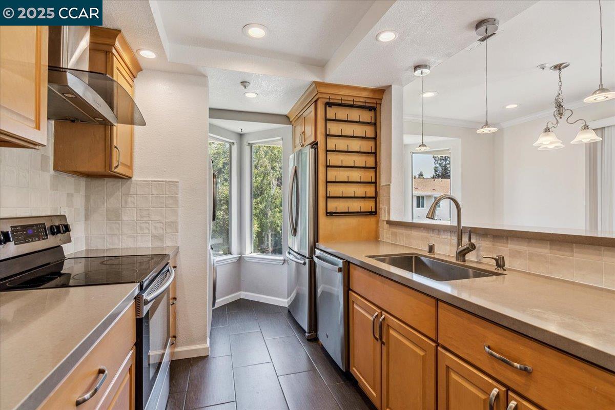 Detail Gallery Image 1 of 1 For 2607 Oak Rd #F,  Walnut Creek,  CA 94597 - 2 Beds | 1 Baths
