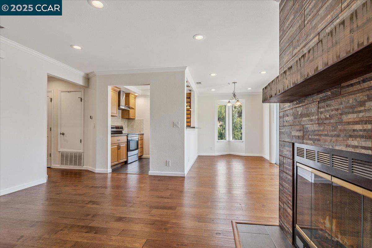 Detail Gallery Image 13 of 31 For 2607 Oak Rd #F,  Walnut Creek,  CA 94597 - 2 Beds | 1 Baths