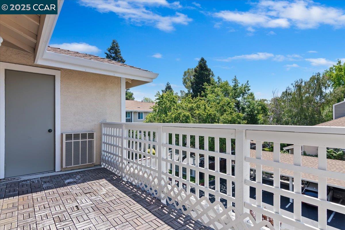Detail Gallery Image 22 of 31 For 2607 Oak Rd #F,  Walnut Creek,  CA 94597 - 2 Beds | 1 Baths