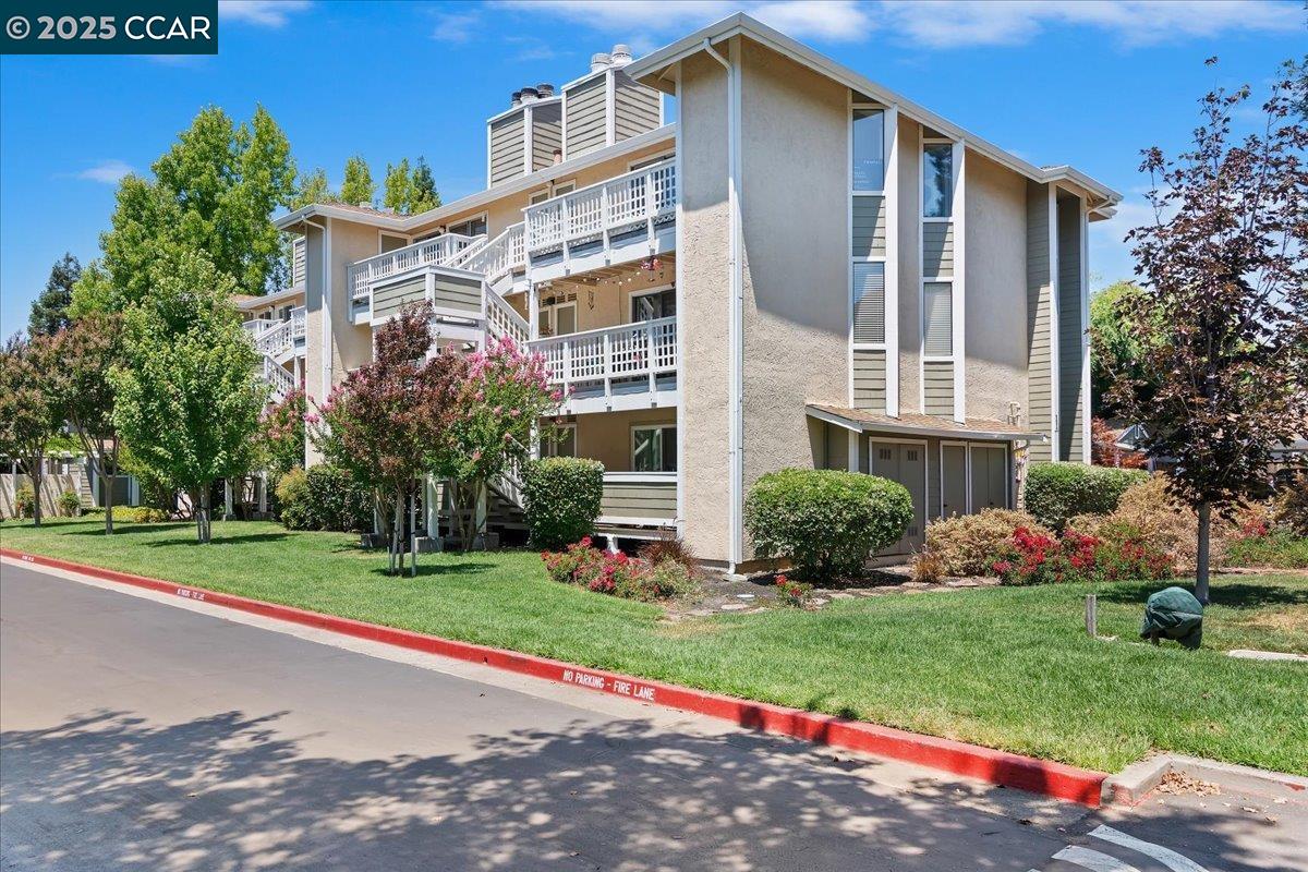 Detail Gallery Image 27 of 31 For 2607 Oak Rd #F,  Walnut Creek,  CA 94597 - 2 Beds | 1 Baths
