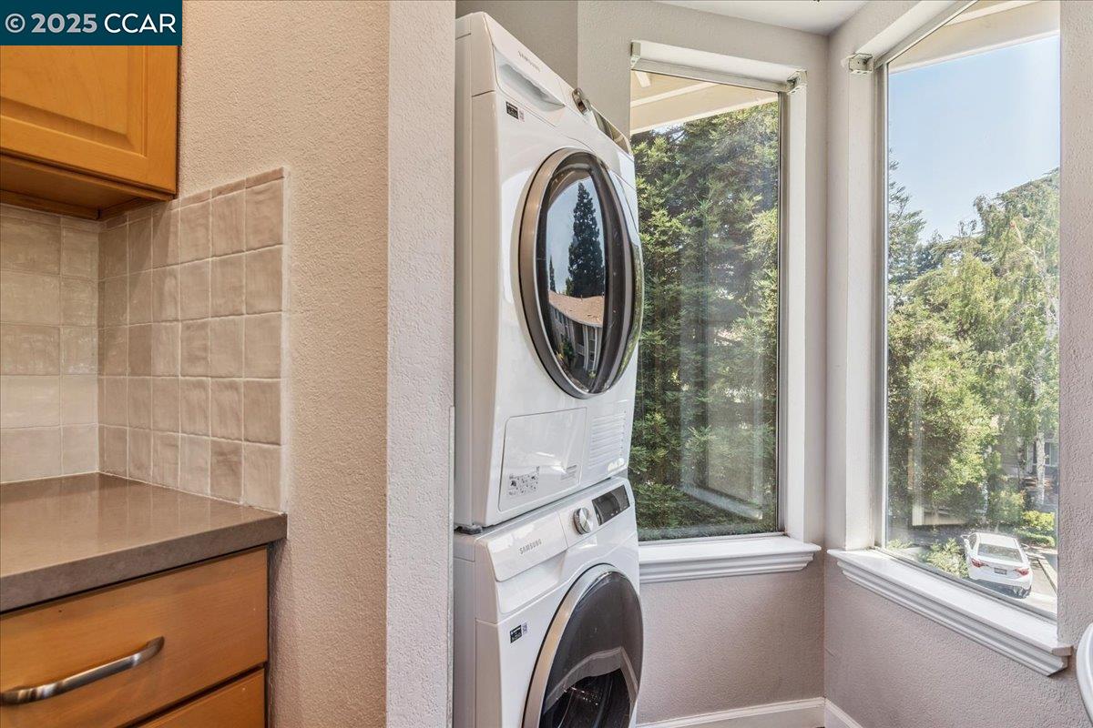 Detail Gallery Image 7 of 31 For 2607 Oak Rd #F,  Walnut Creek,  CA 94597 - 2 Beds | 1 Baths