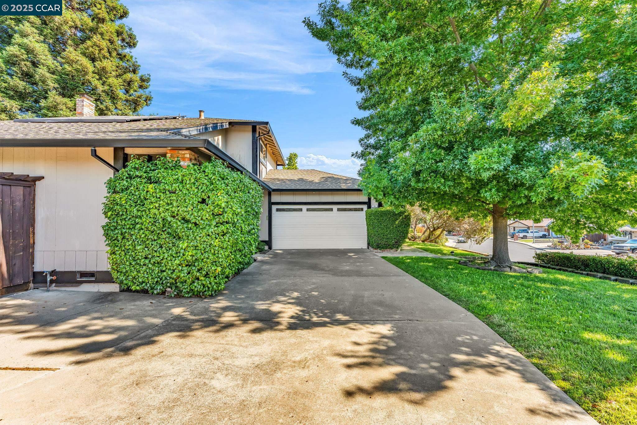 Detail Gallery Image 18 of 54 For 66 Midhill Rd, Martinez,  CA 94553 - 4 Beds | 3 Baths