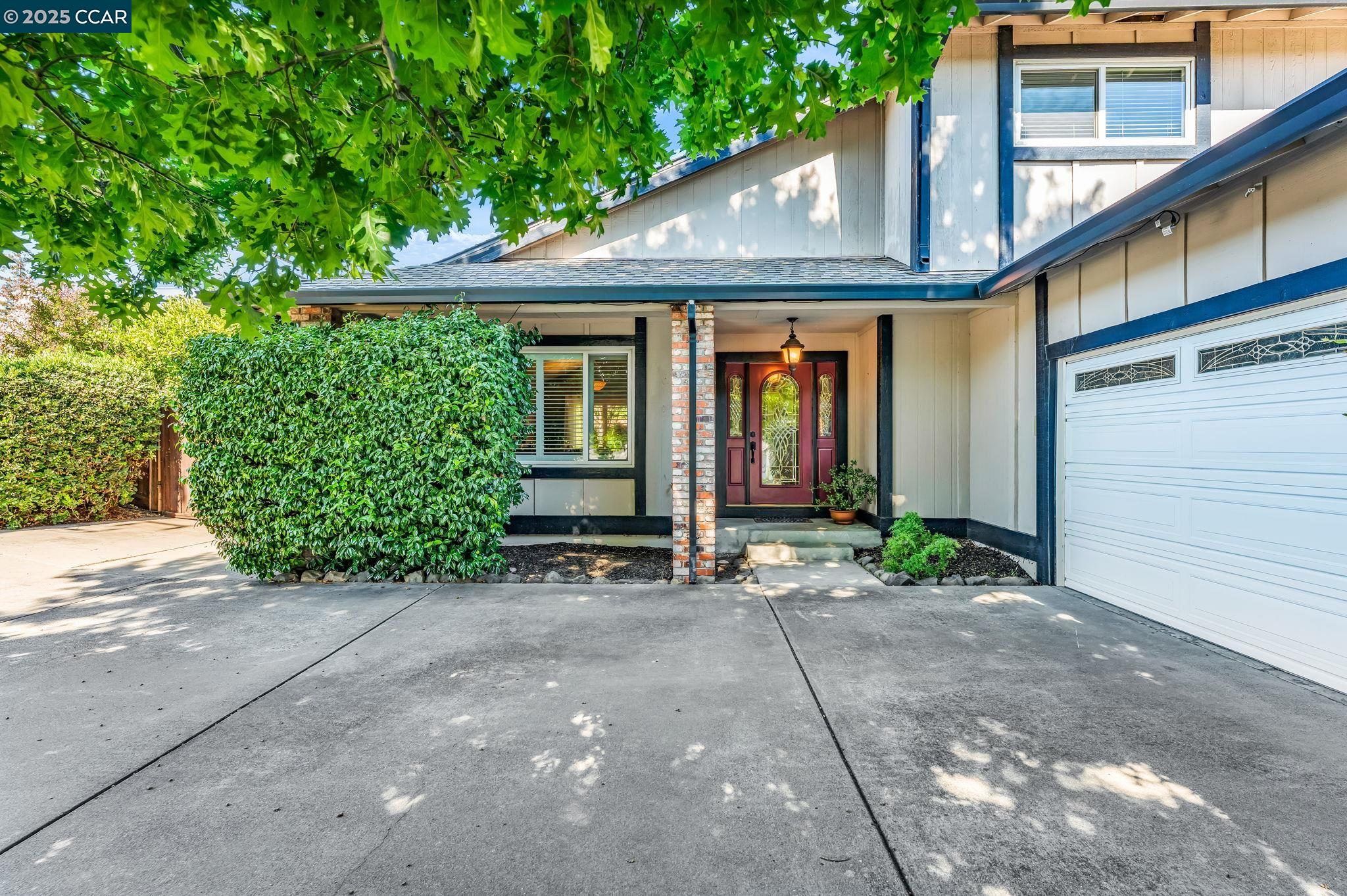 Detail Gallery Image 3 of 54 For 66 Midhill Rd, Martinez,  CA 94553 - 4 Beds | 3 Baths