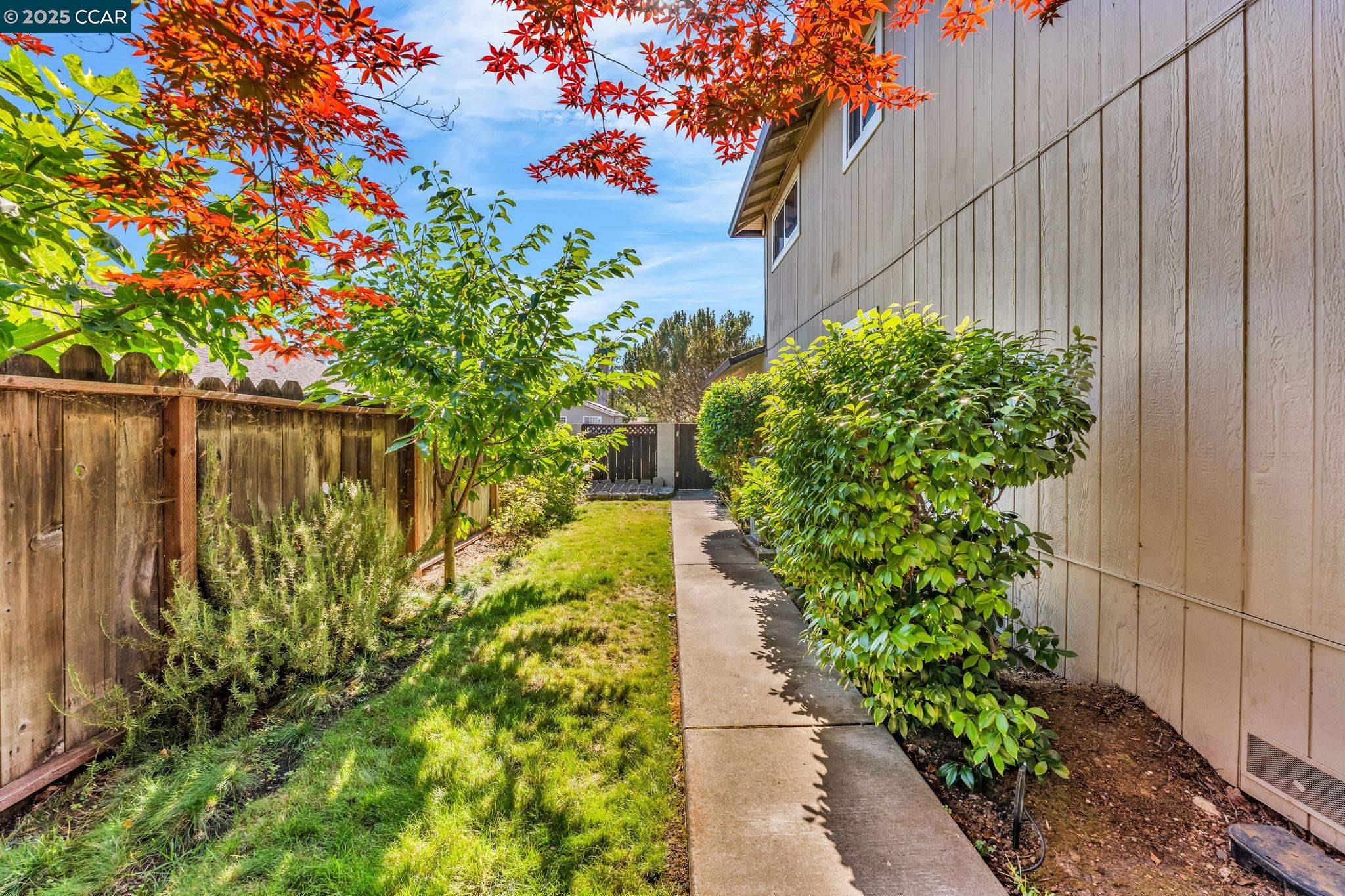 Detail Gallery Image 43 of 54 For 66 Midhill Rd, Martinez,  CA 94553 - 4 Beds | 3 Baths