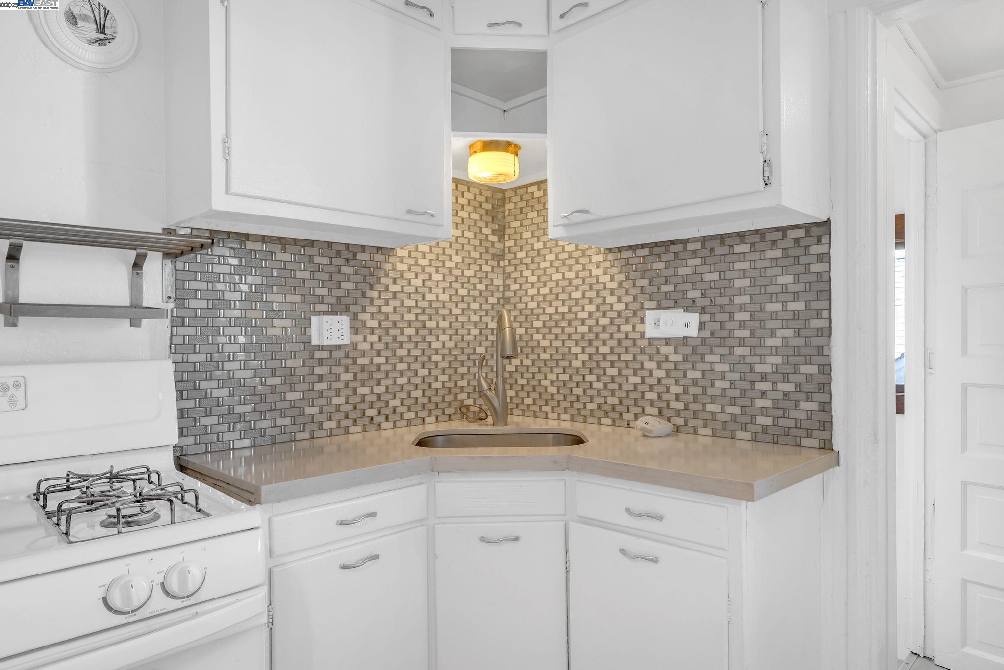 Detail Gallery Image 14 of 24 For 3014 Encinal Ave, Alameda,  CA 94501 - – Beds | – Baths