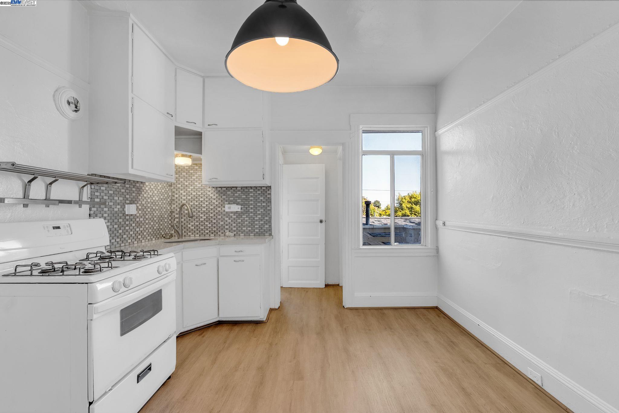 Detail Gallery Image 15 of 24 For 3014 Encinal Ave, Alameda,  CA 94501 - – Beds | – Baths