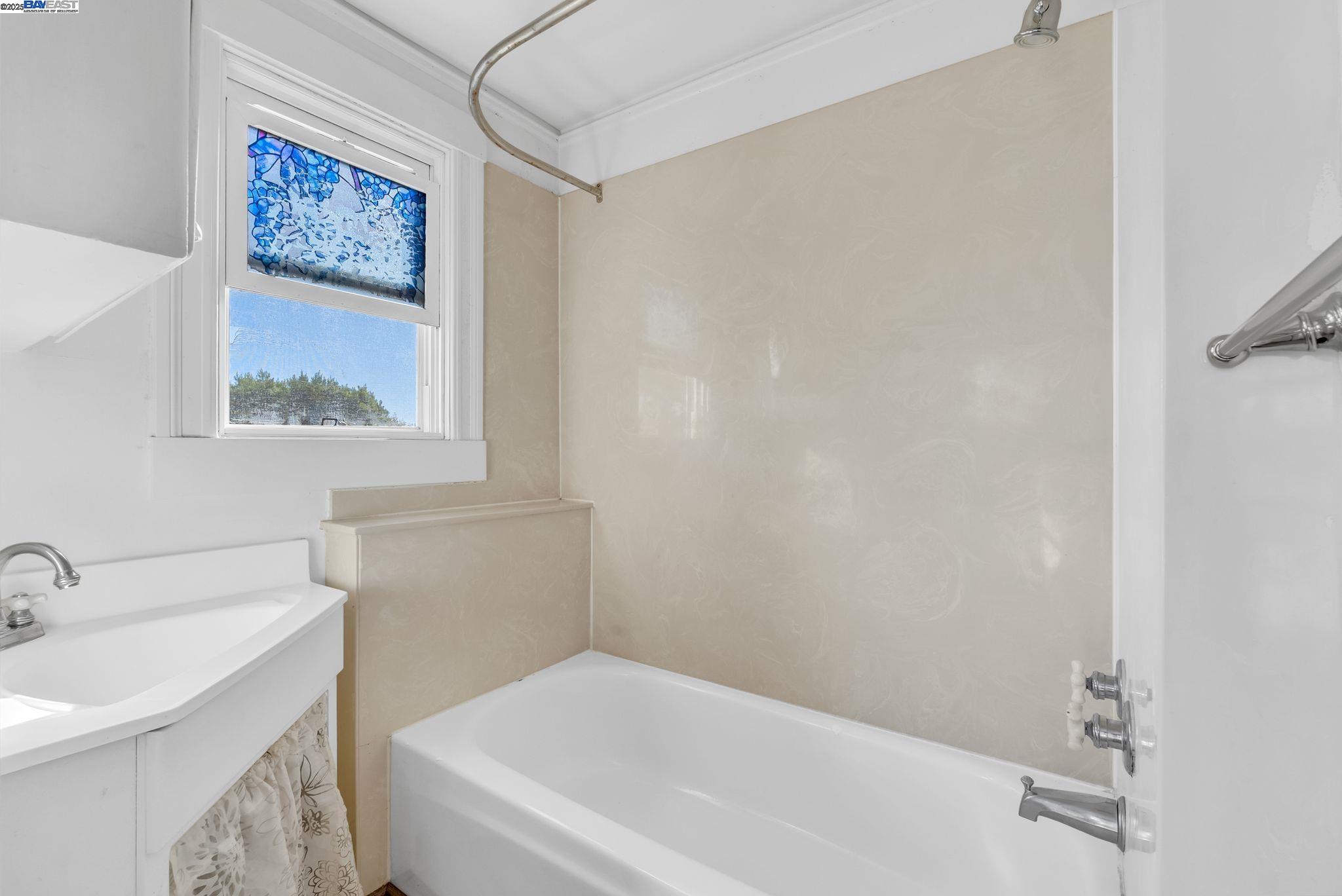 Detail Gallery Image 19 of 24 For 3014 Encinal Ave, Alameda,  CA 94501 - – Beds | – Baths