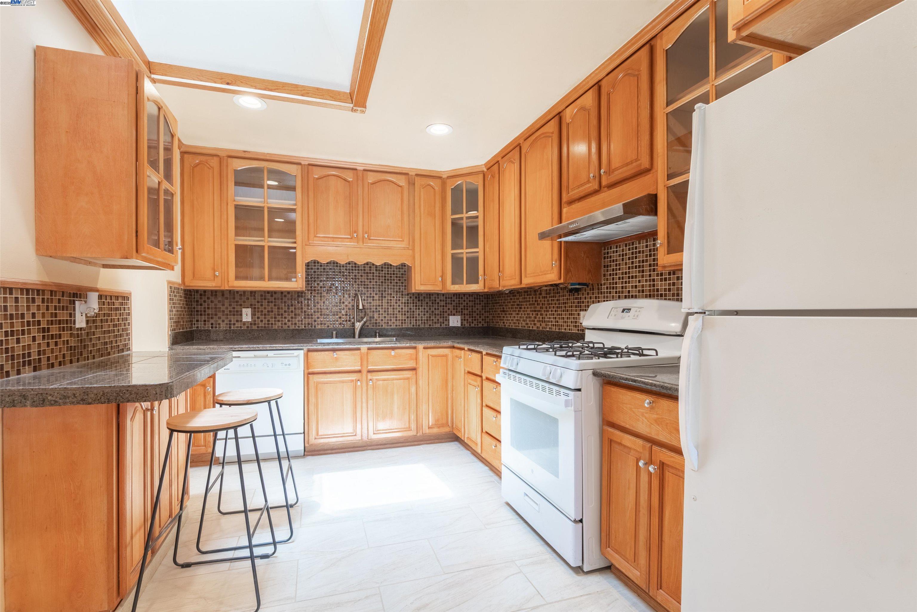Detail Gallery Image 8 of 27 For 1119 Bockman Rd, San Lorenzo,  CA 94580 - 3 Beds | 2 Baths