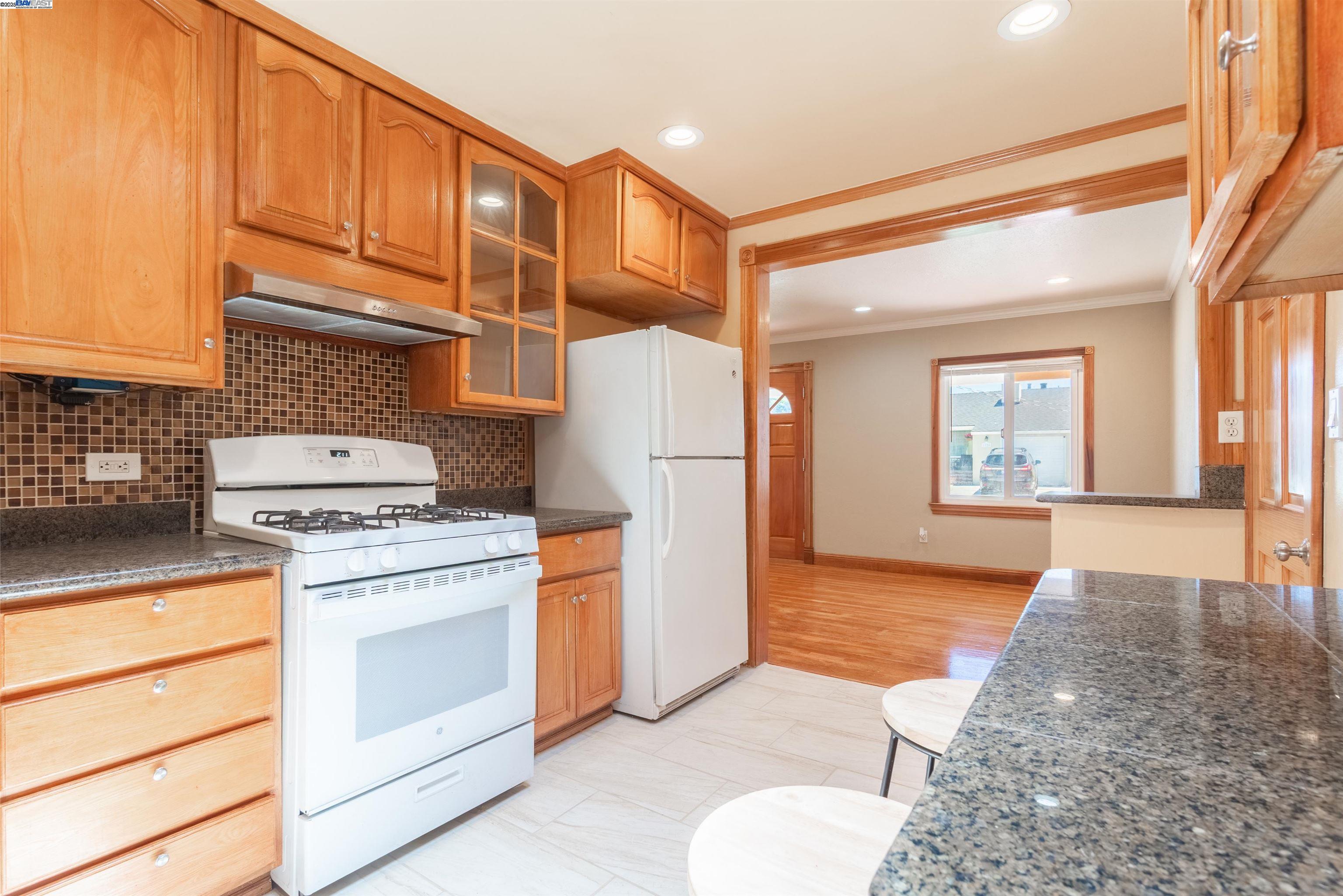 Detail Gallery Image 9 of 27 For 1119 Bockman Rd, San Lorenzo,  CA 94580 - 3 Beds | 2 Baths