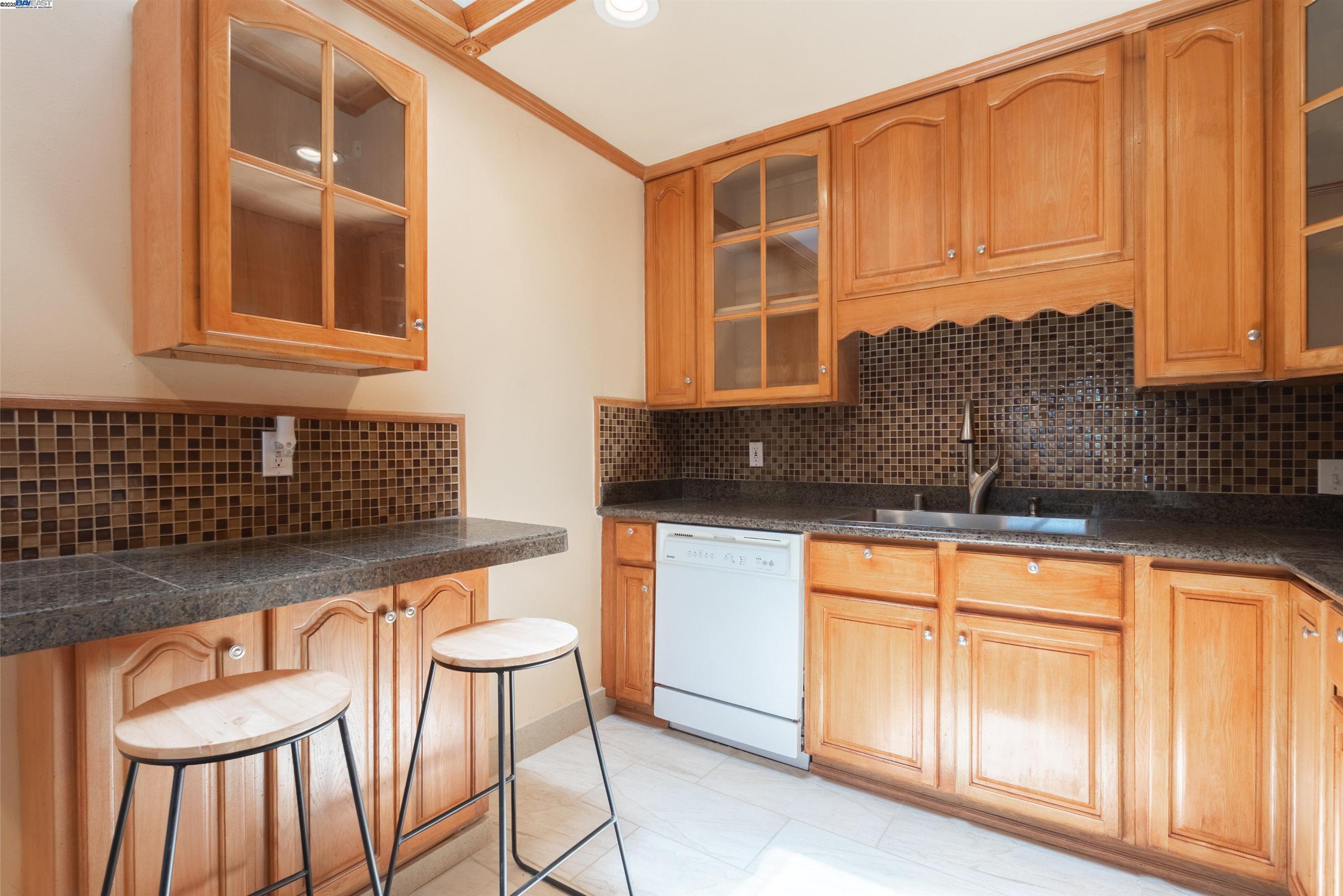 Detail Gallery Image 10 of 27 For 1119 Bockman Rd, San Lorenzo,  CA 94580 - 3 Beds | 2 Baths