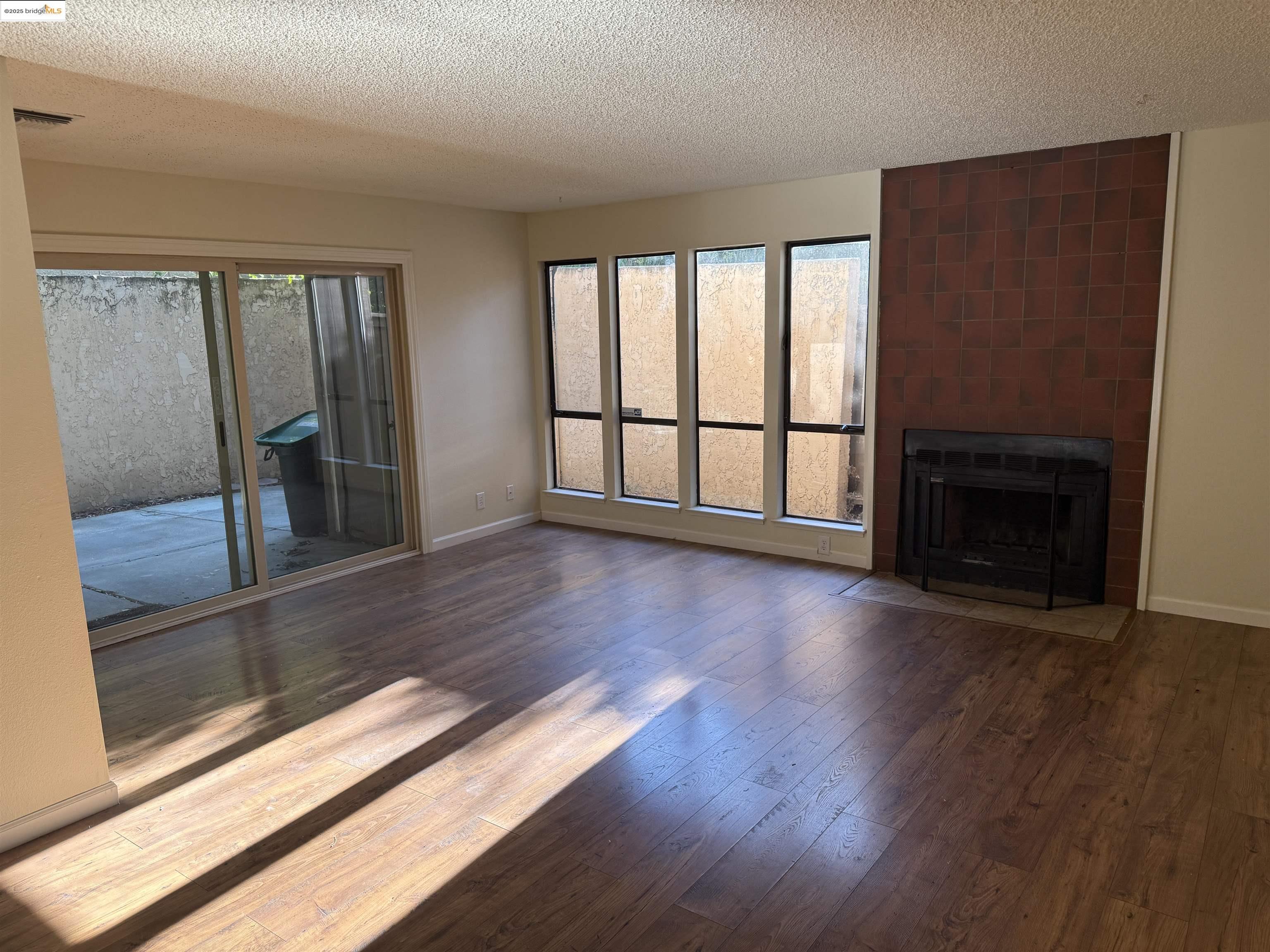 Photo #2: 41104585 Listing 