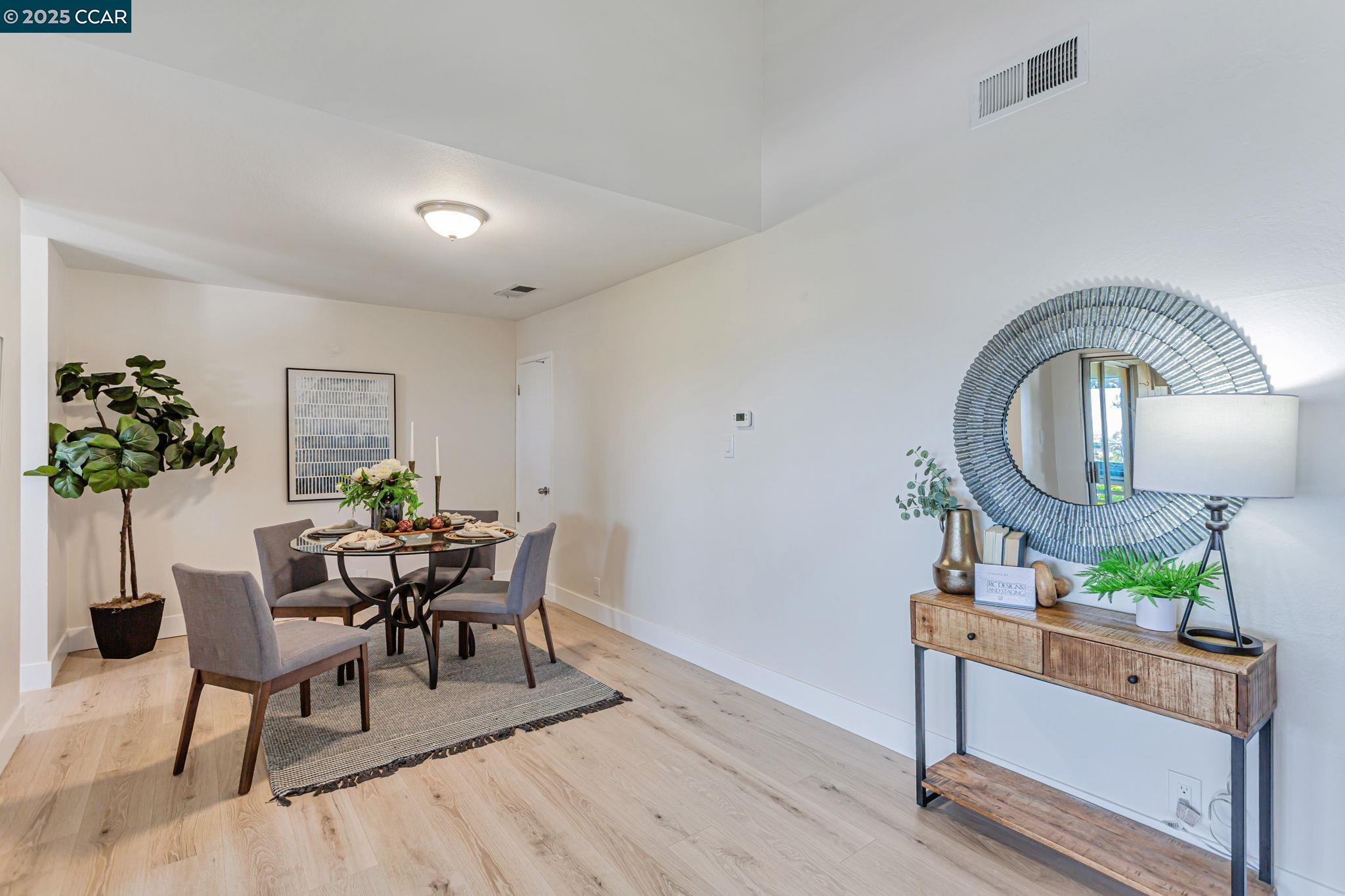 Detail Gallery Image 3 of 24 For 355 Parkview Ter #G-4,  Vallejo,  CA 94589 - 2 Beds | 1 Baths