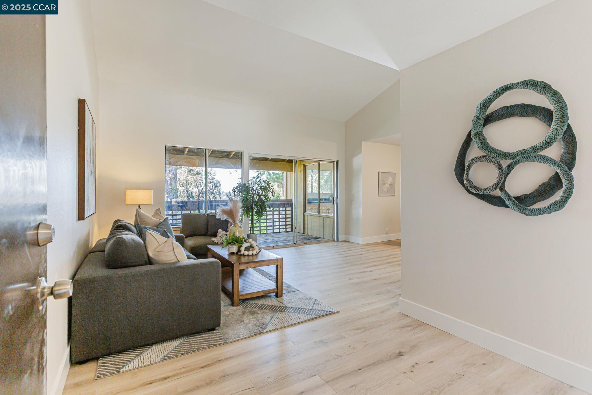 Detail Gallery Image 5 of 24 For 355 Parkview Ter #G-4,  Vallejo,  CA 94589 - 2 Beds | 1 Baths
