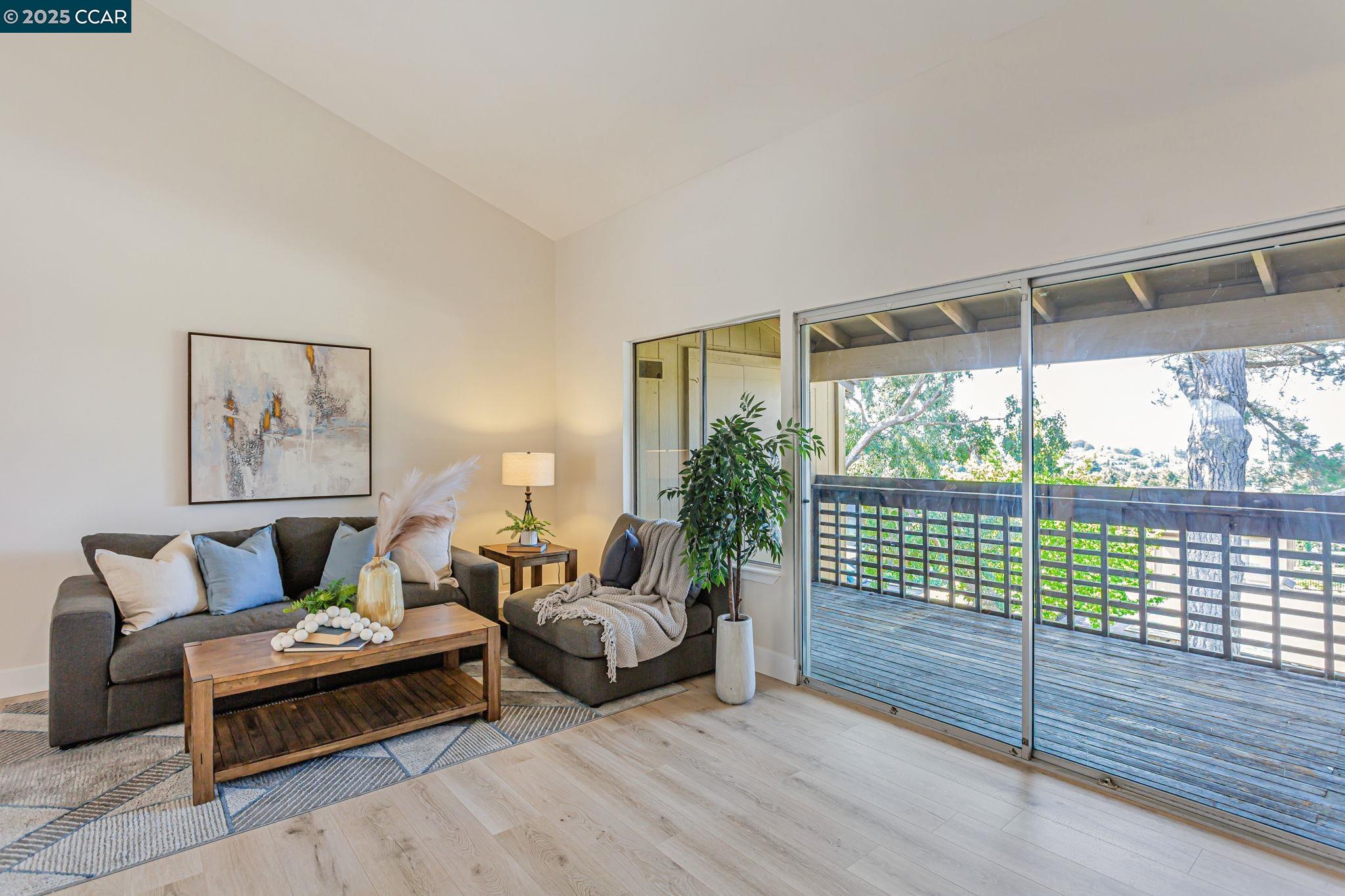 Detail Gallery Image 6 of 24 For 355 Parkview Ter #G-4,  Vallejo,  CA 94589 - 2 Beds | 1 Baths