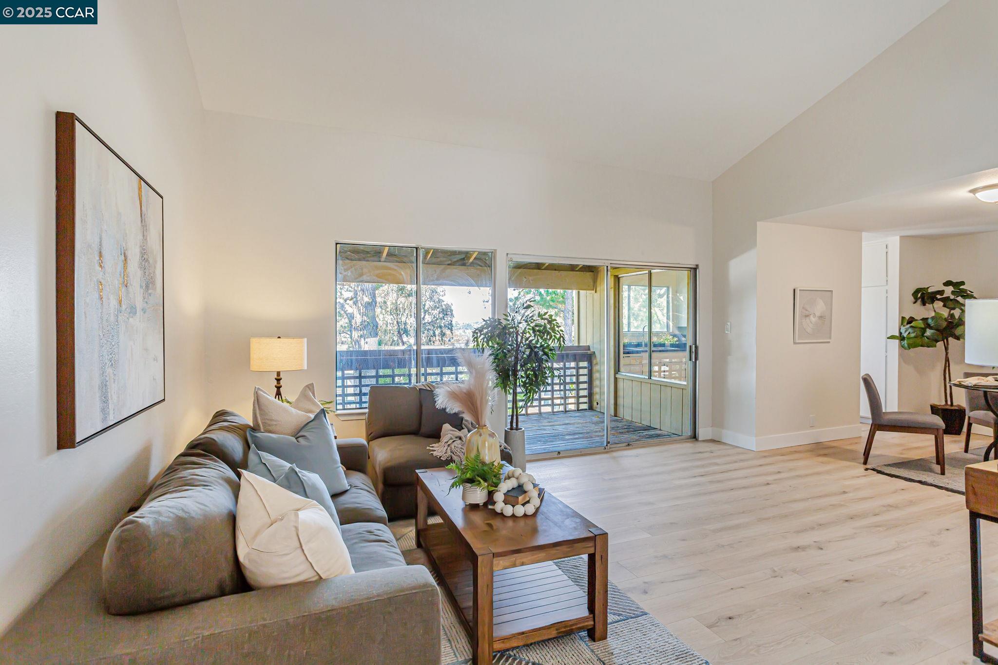 Detail Gallery Image 7 of 24 For 355 Parkview Ter #G-4,  Vallejo,  CA 94589 - 2 Beds | 1 Baths