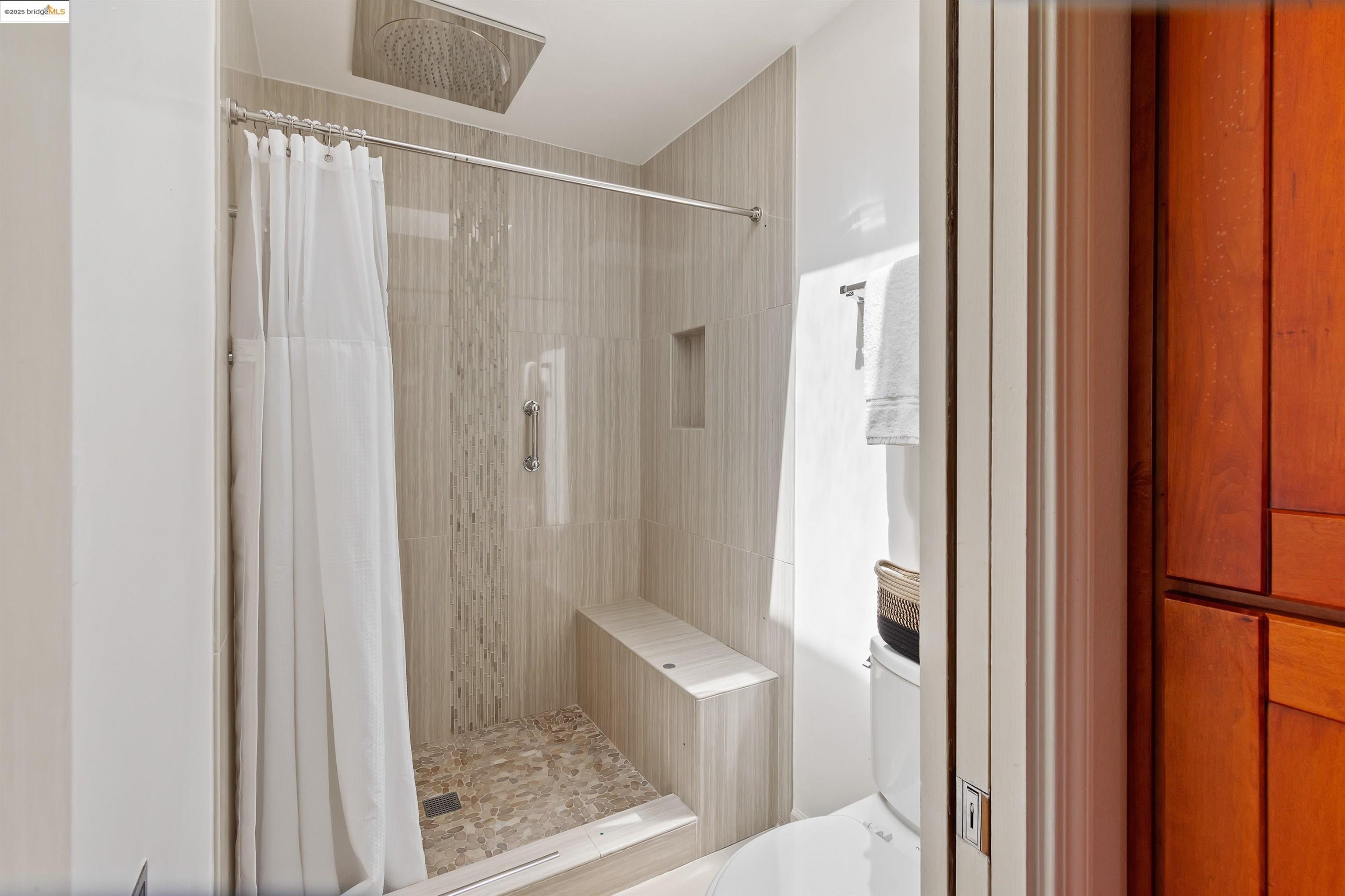Detail Gallery Image 28 of 48 For 15 Bell Waver Way, Oakland,  CA 94619 - 3 Beds | 2/1 Baths