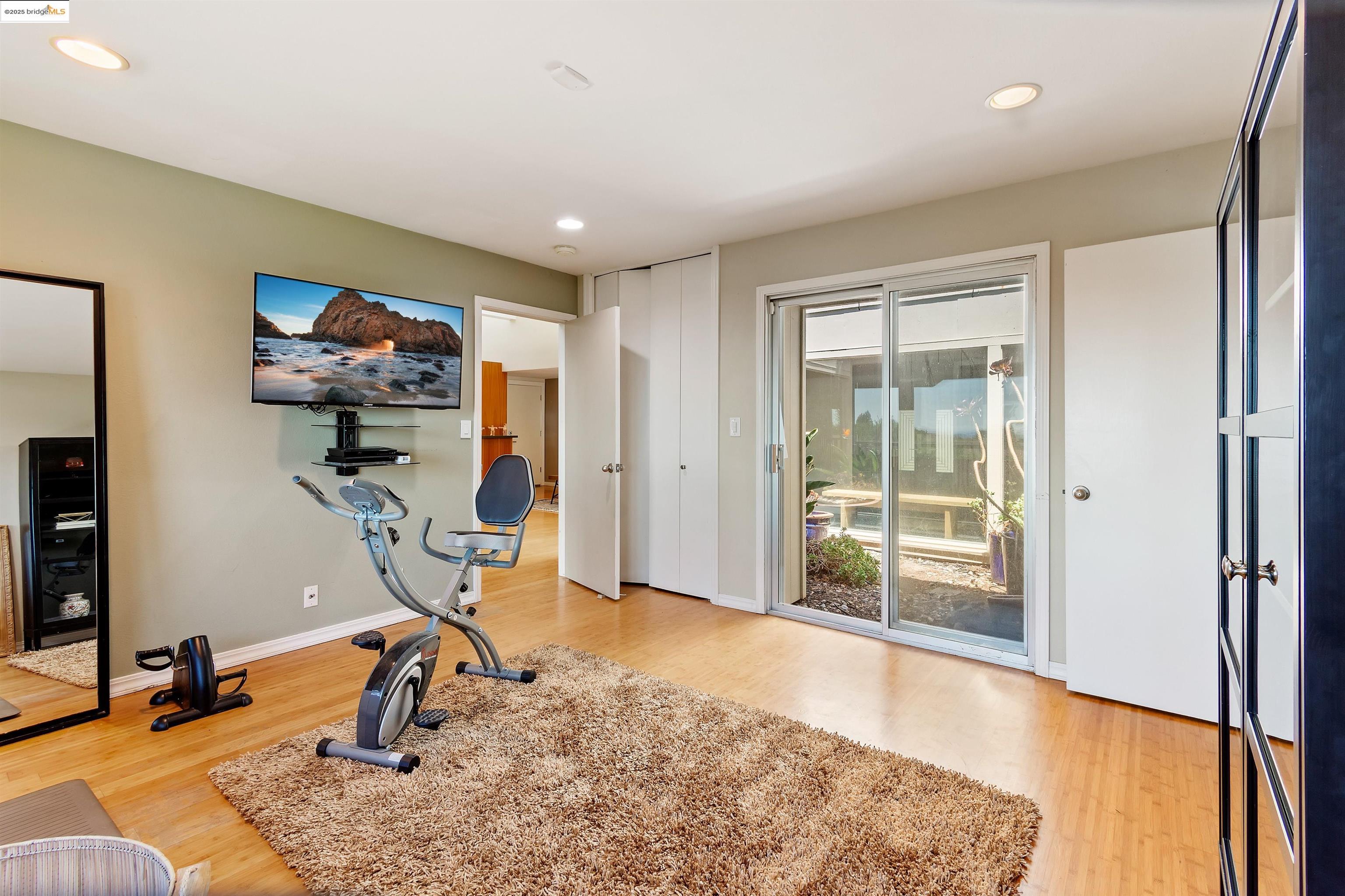 Detail Gallery Image 29 of 48 For 15 Bell Waver Way, Oakland,  CA 94619 - 3 Beds | 2/1 Baths