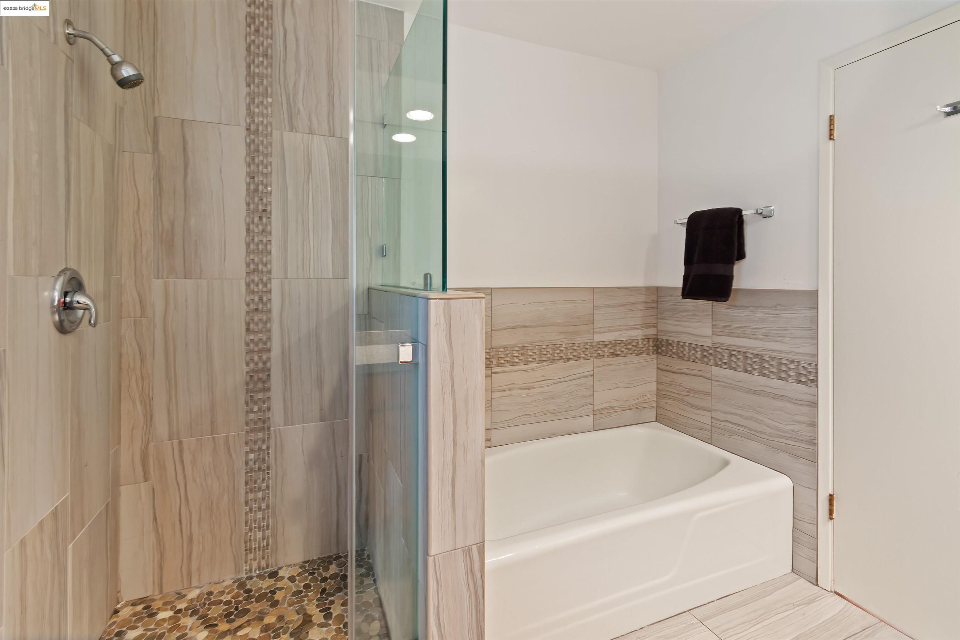 Detail Gallery Image 32 of 48 For 15 Bell Waver Way, Oakland,  CA 94619 - 3 Beds | 2/1 Baths