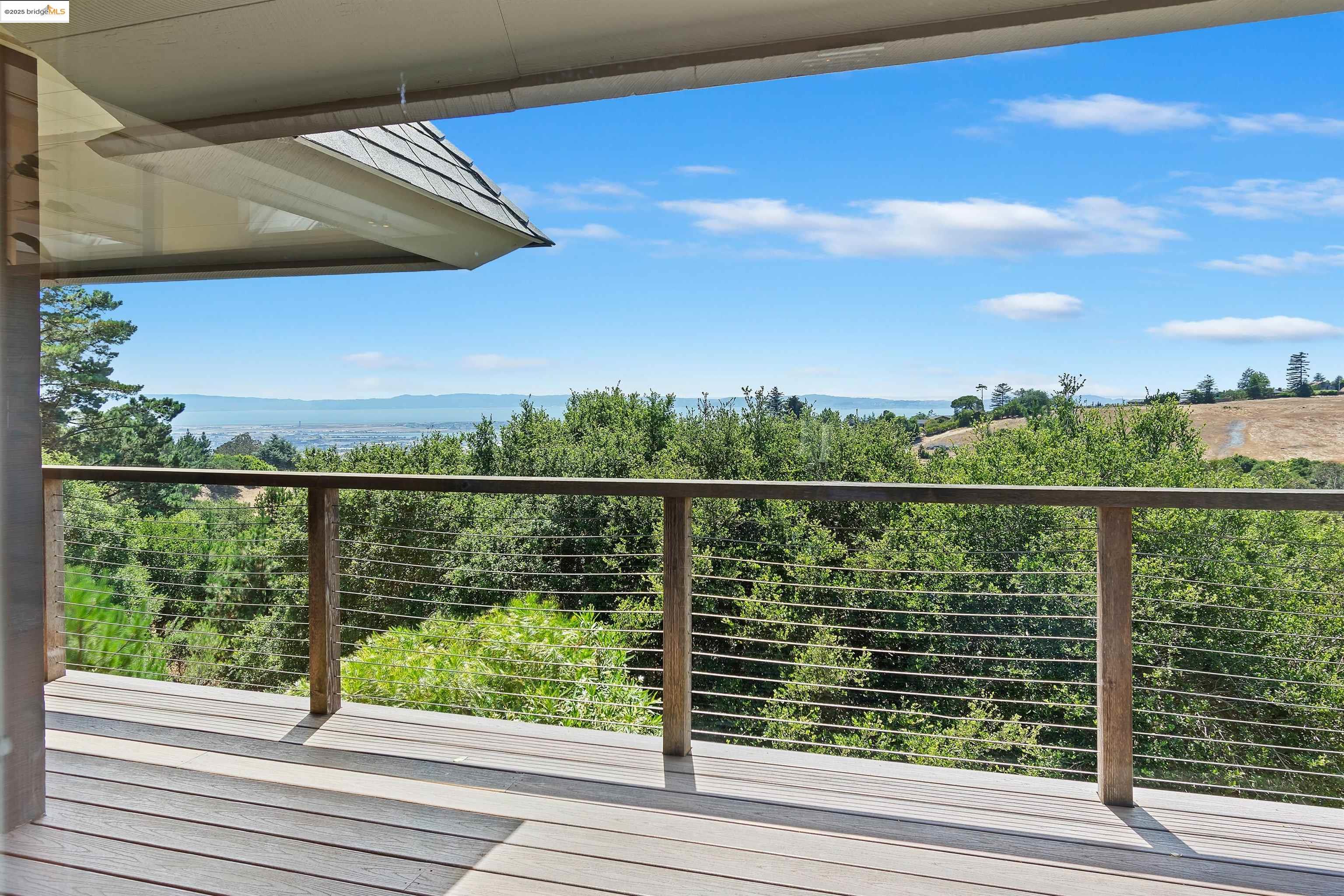 Detail Gallery Image 35 of 48 For 15 Bell Waver Way, Oakland,  CA 94619 - 3 Beds | 2/1 Baths