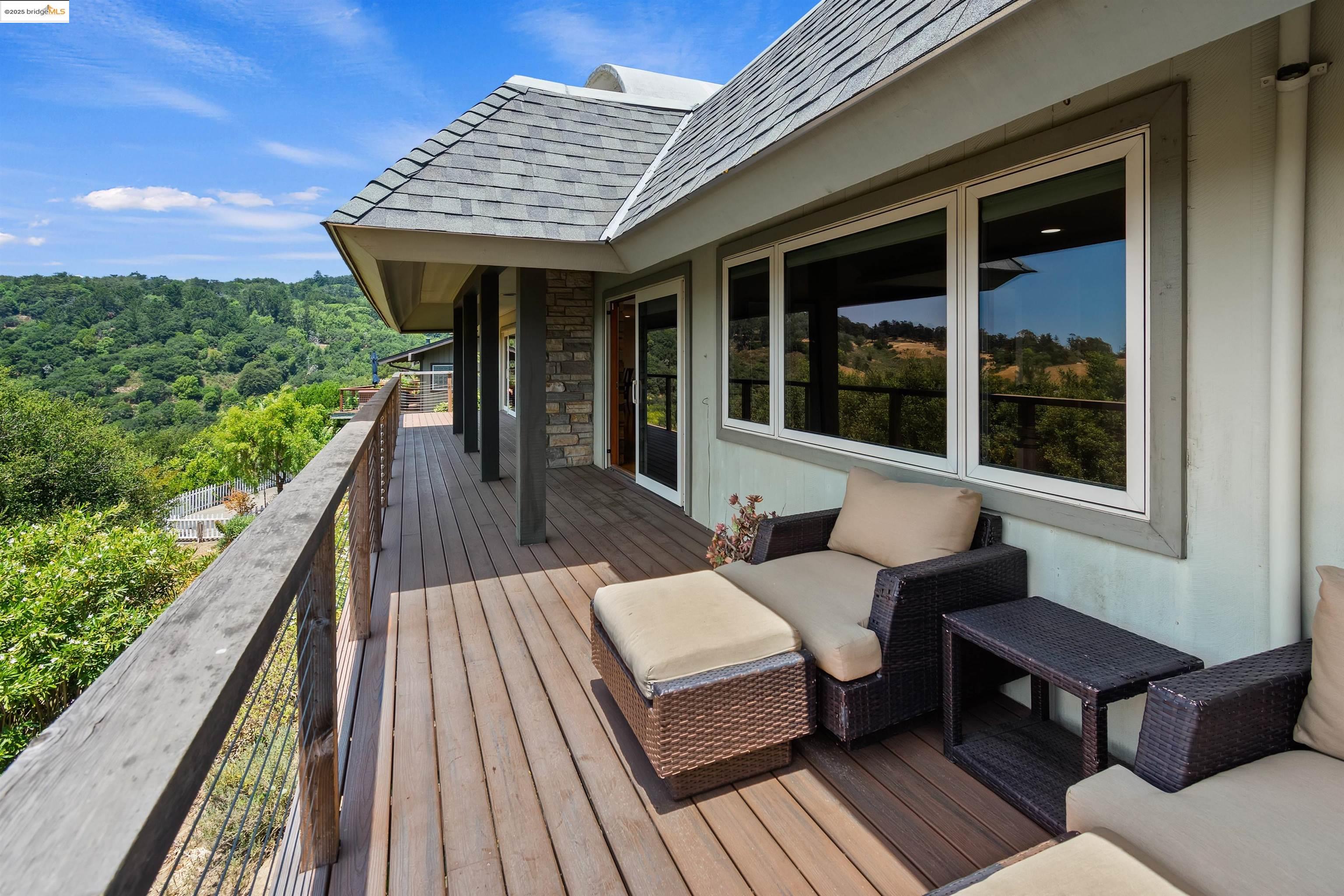 Detail Gallery Image 36 of 48 For 15 Bell Waver Way, Oakland,  CA 94619 - 3 Beds | 2/1 Baths