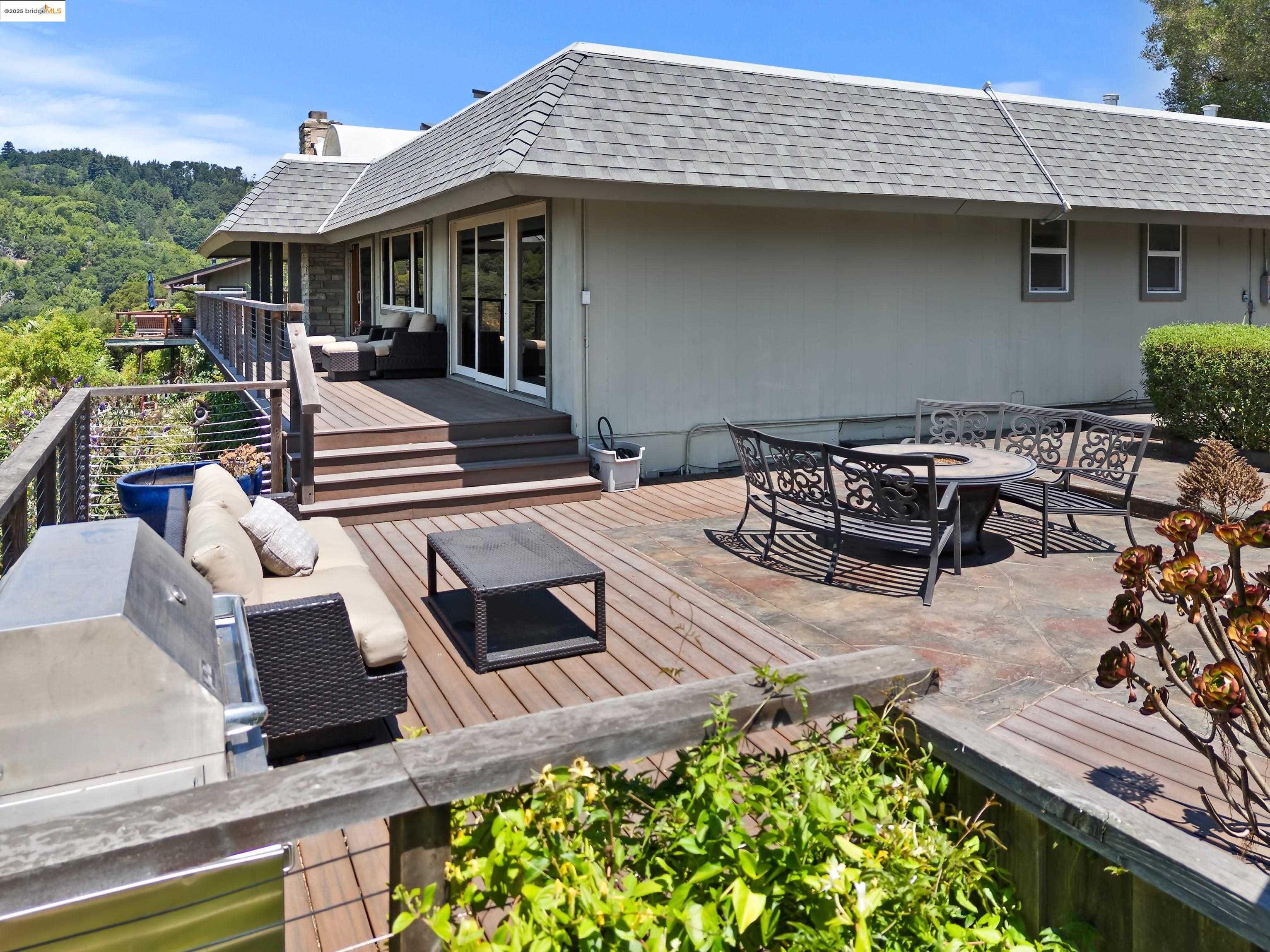 Detail Gallery Image 39 of 48 For 15 Bell Waver Way, Oakland,  CA 94619 - 3 Beds | 2/1 Baths