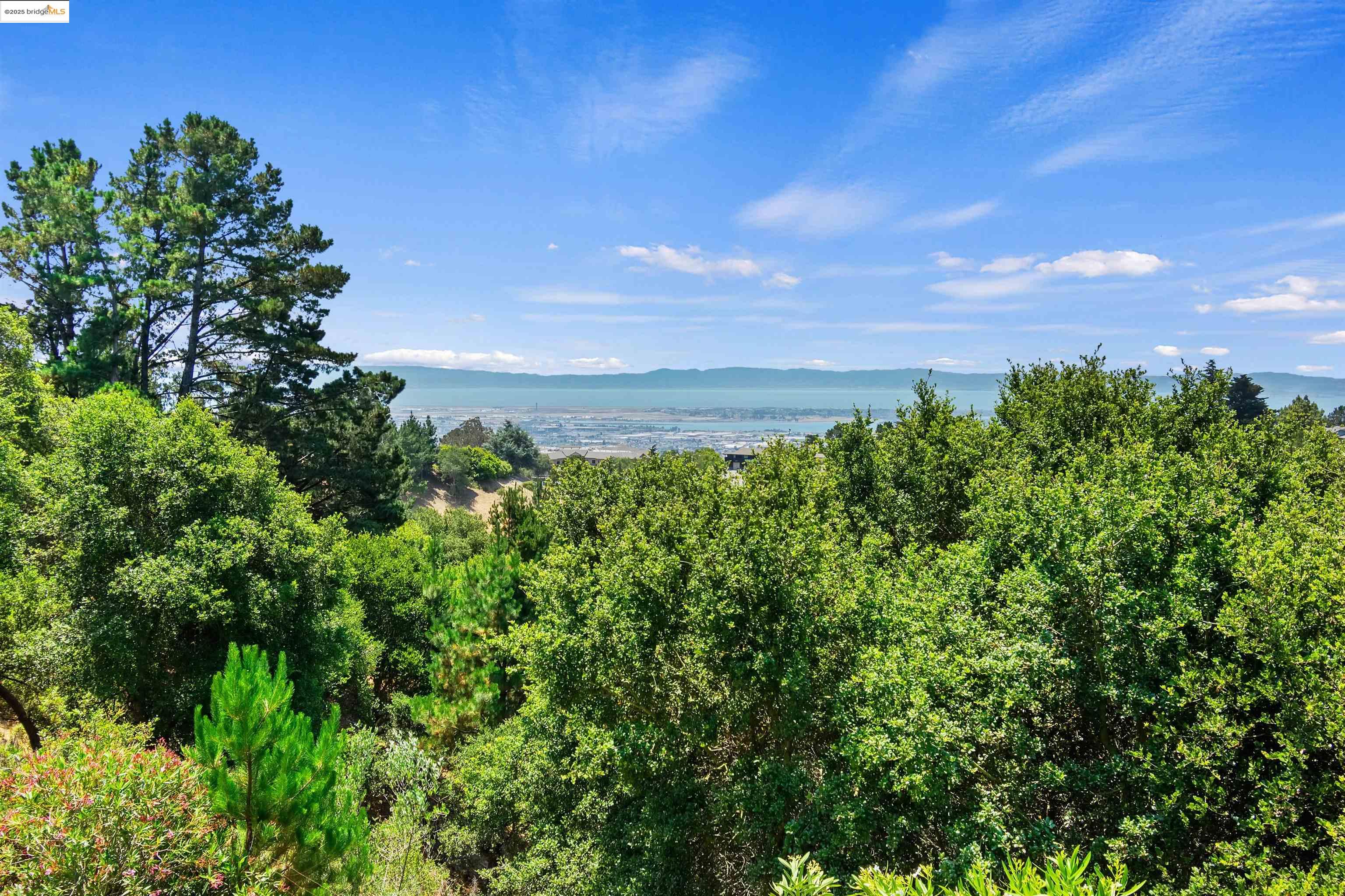 Detail Gallery Image 40 of 48 For 15 Bell Waver Way, Oakland,  CA 94619 - 3 Beds | 2/1 Baths