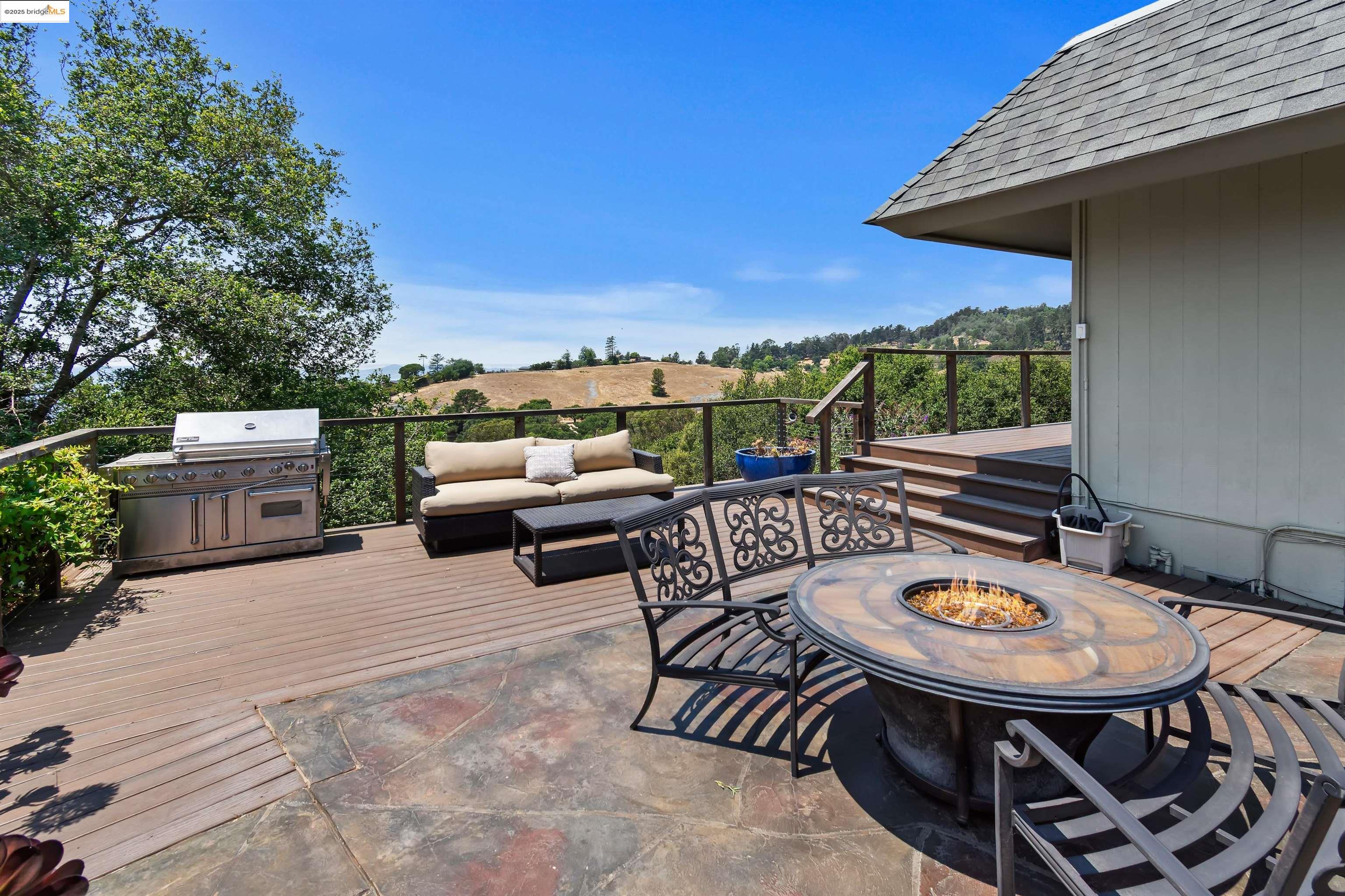 Detail Gallery Image 44 of 48 For 15 Bell Waver Way, Oakland,  CA 94619 - 3 Beds | 2/1 Baths