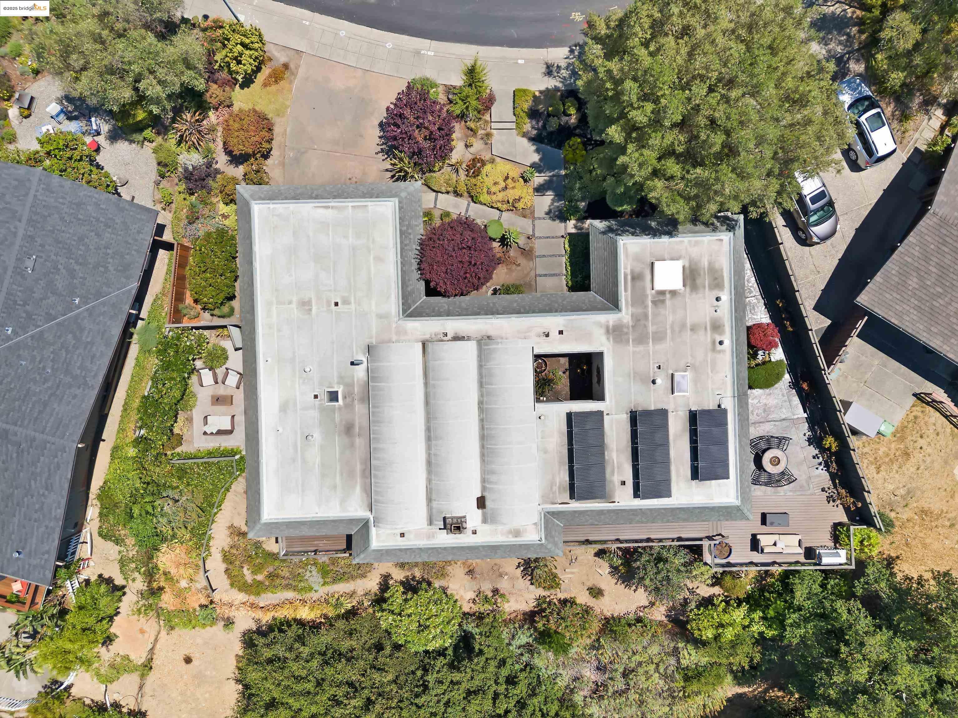 Detail Gallery Image 45 of 48 For 15 Bell Waver Way, Oakland,  CA 94619 - 3 Beds | 2/1 Baths