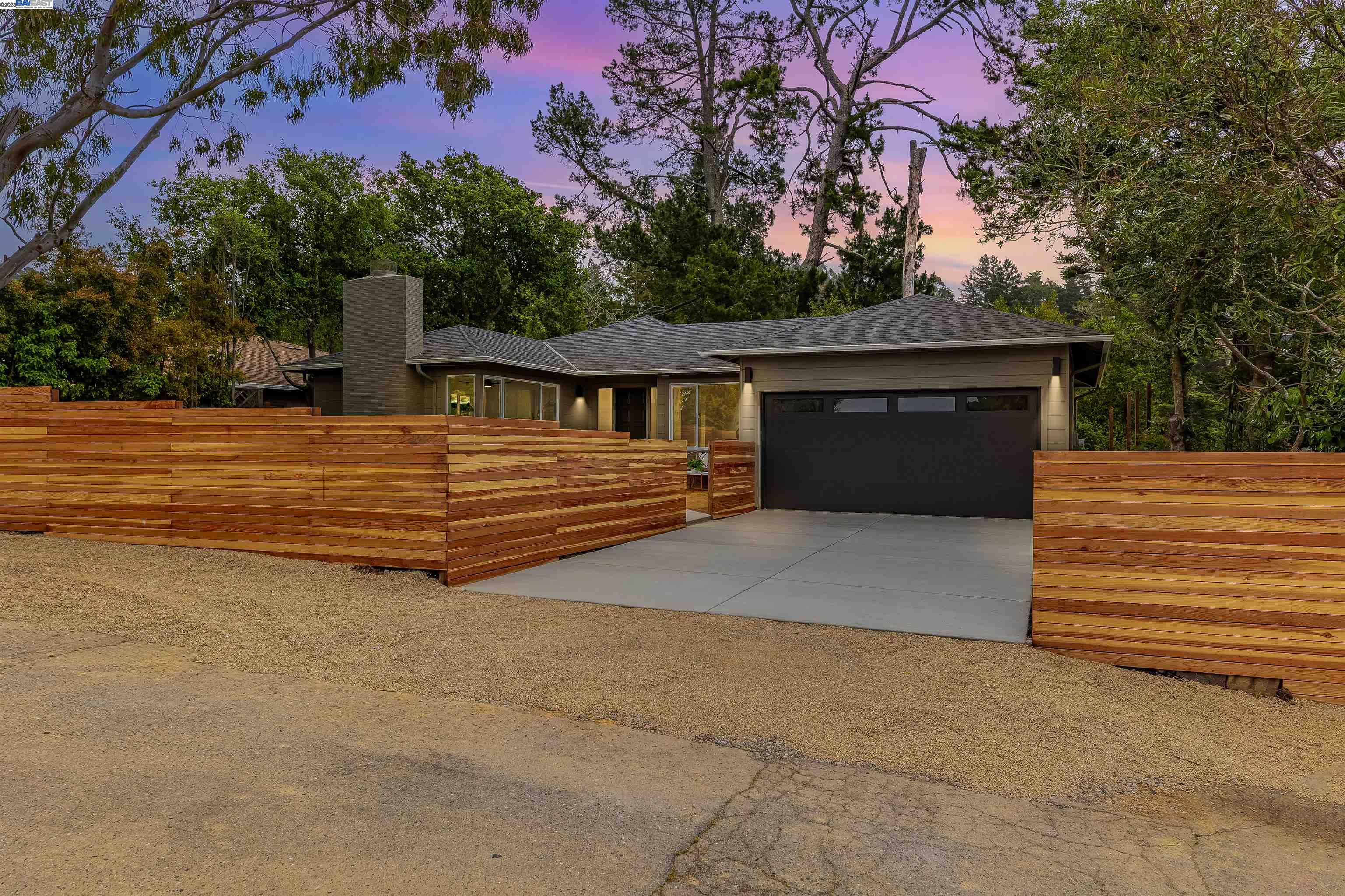 Detail Gallery Image 1 of 1 For 6470 Ascot Dr, Oakland,  CA 94611 - 3 Beds | 2 Baths