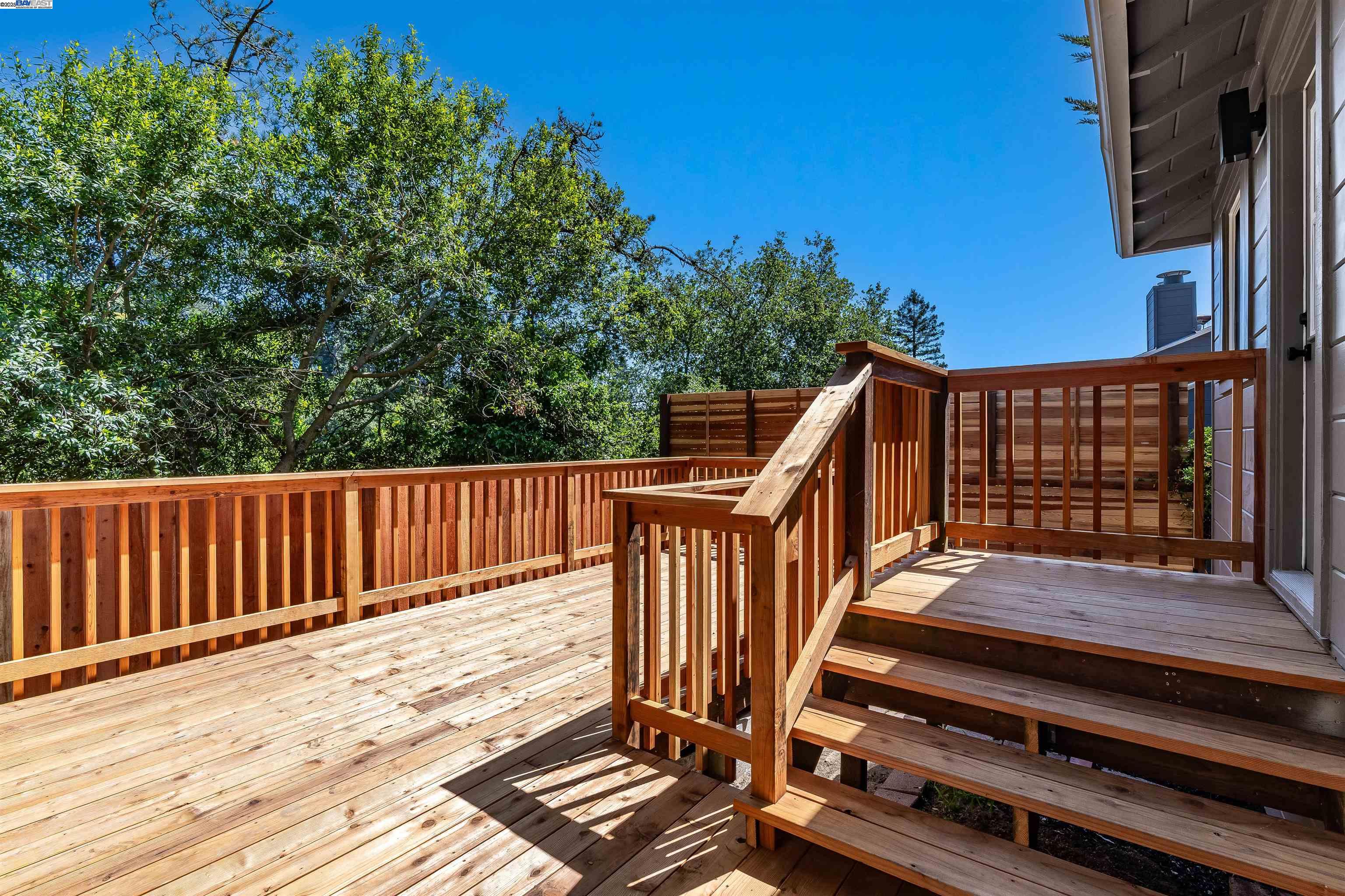 Detail Gallery Image 12 of 60 For 6470 Ascot Dr, Oakland,  CA 94611 - 3 Beds | 2 Baths