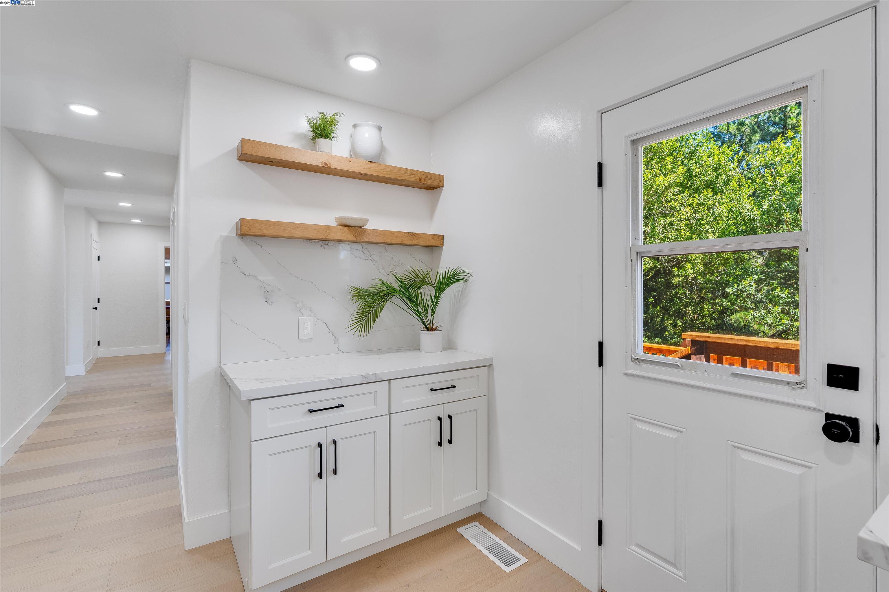 Detail Gallery Image 25 of 60 For 6470 Ascot Dr, Oakland,  CA 94611 - 3 Beds | 2 Baths