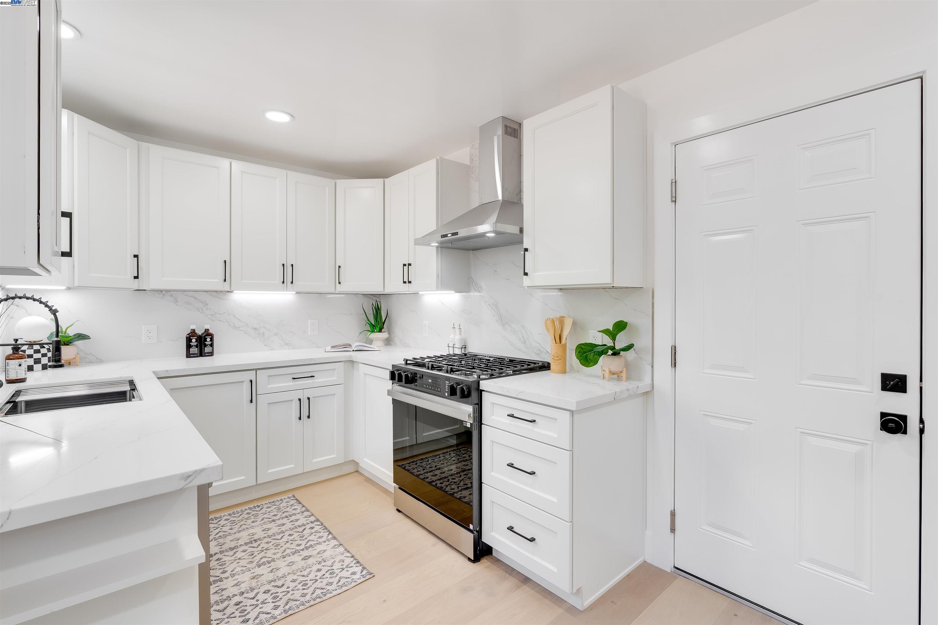 Detail Gallery Image 27 of 60 For 6470 Ascot Dr, Oakland,  CA 94611 - 3 Beds | 2 Baths
