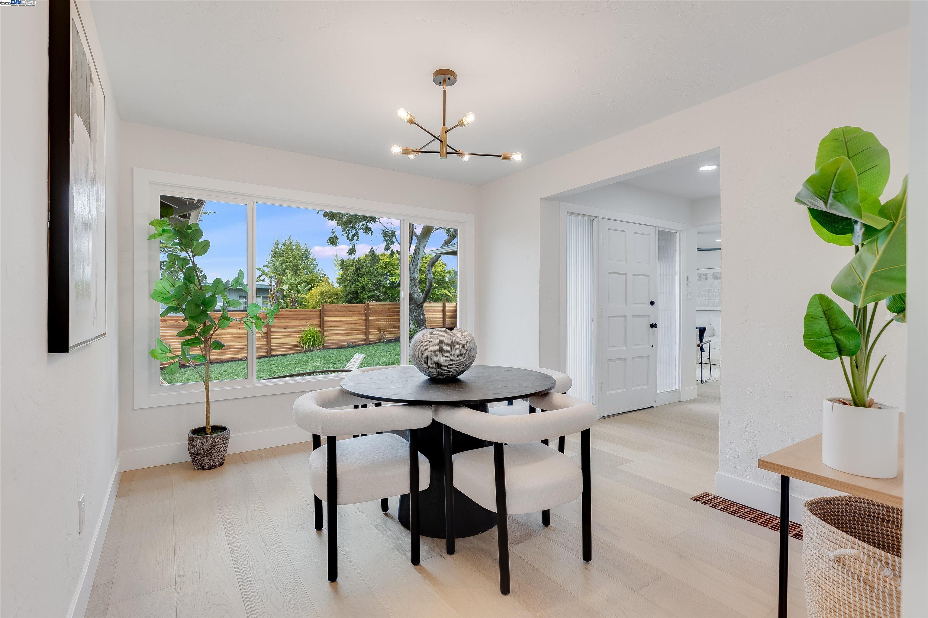Detail Gallery Image 28 of 60 For 6470 Ascot Dr, Oakland,  CA 94611 - 3 Beds | 2 Baths