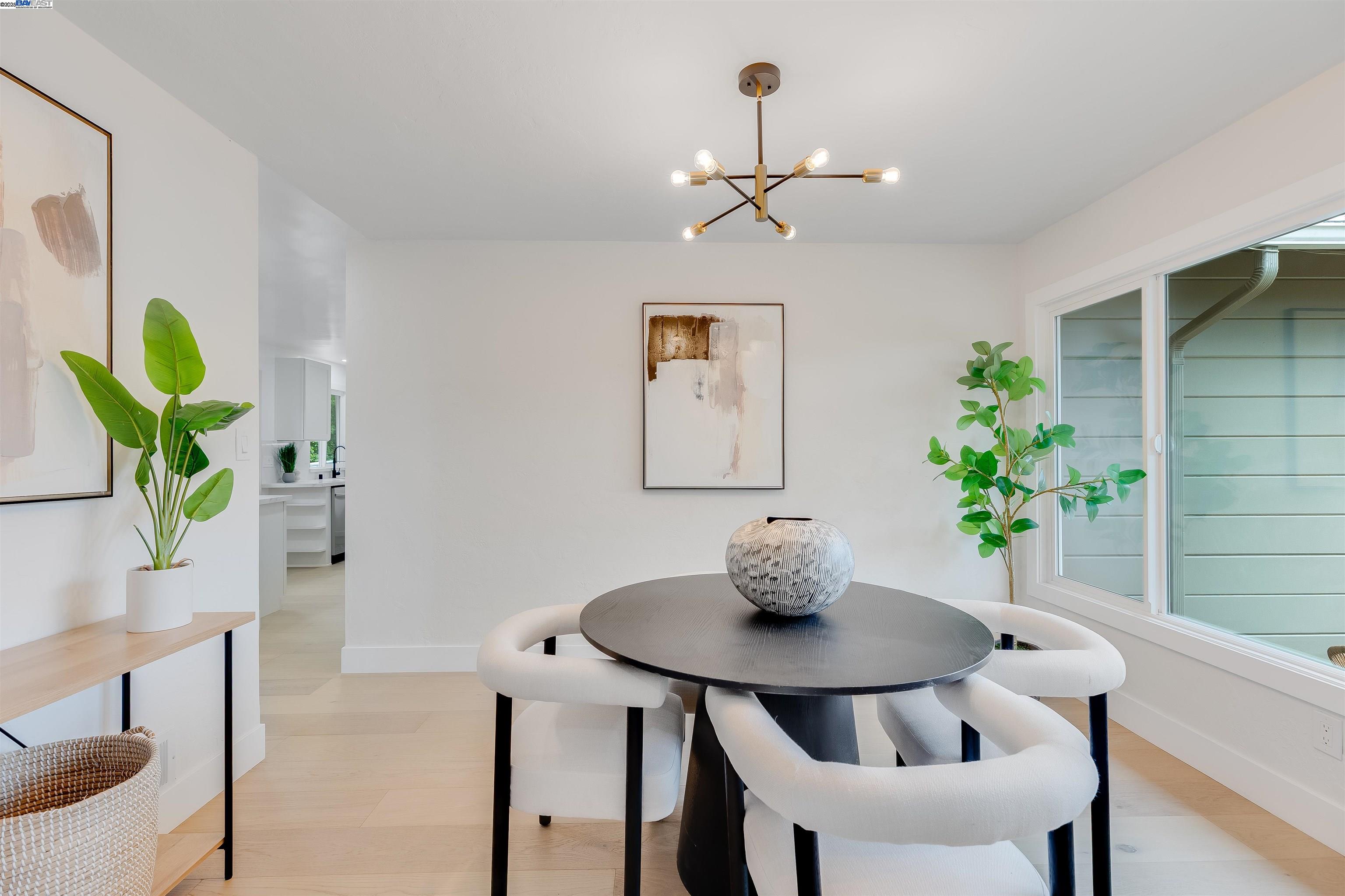 Detail Gallery Image 29 of 60 For 6470 Ascot Dr, Oakland,  CA 94611 - 3 Beds | 2 Baths