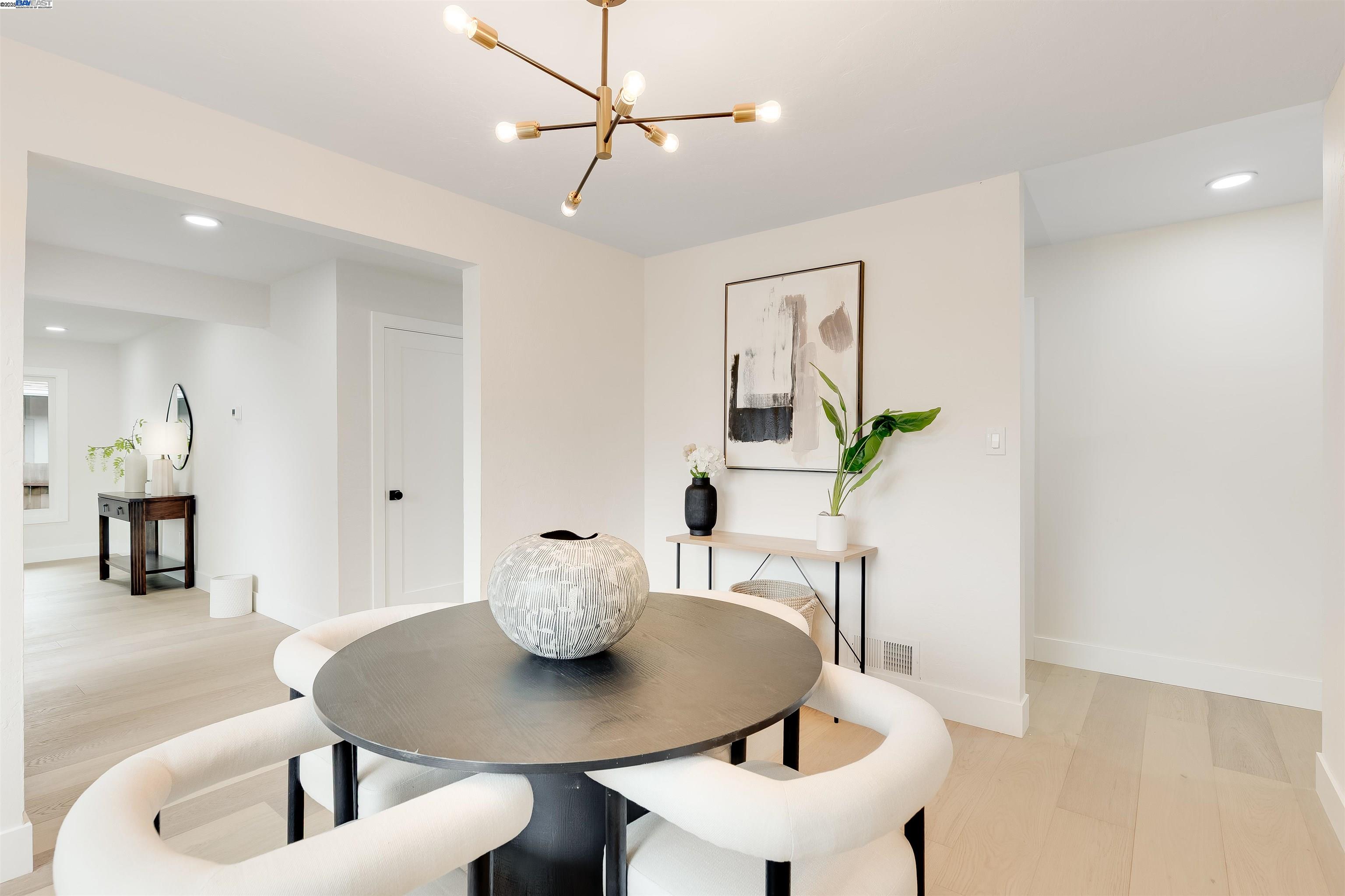 Detail Gallery Image 30 of 60 For 6470 Ascot Dr, Oakland,  CA 94611 - 3 Beds | 2 Baths