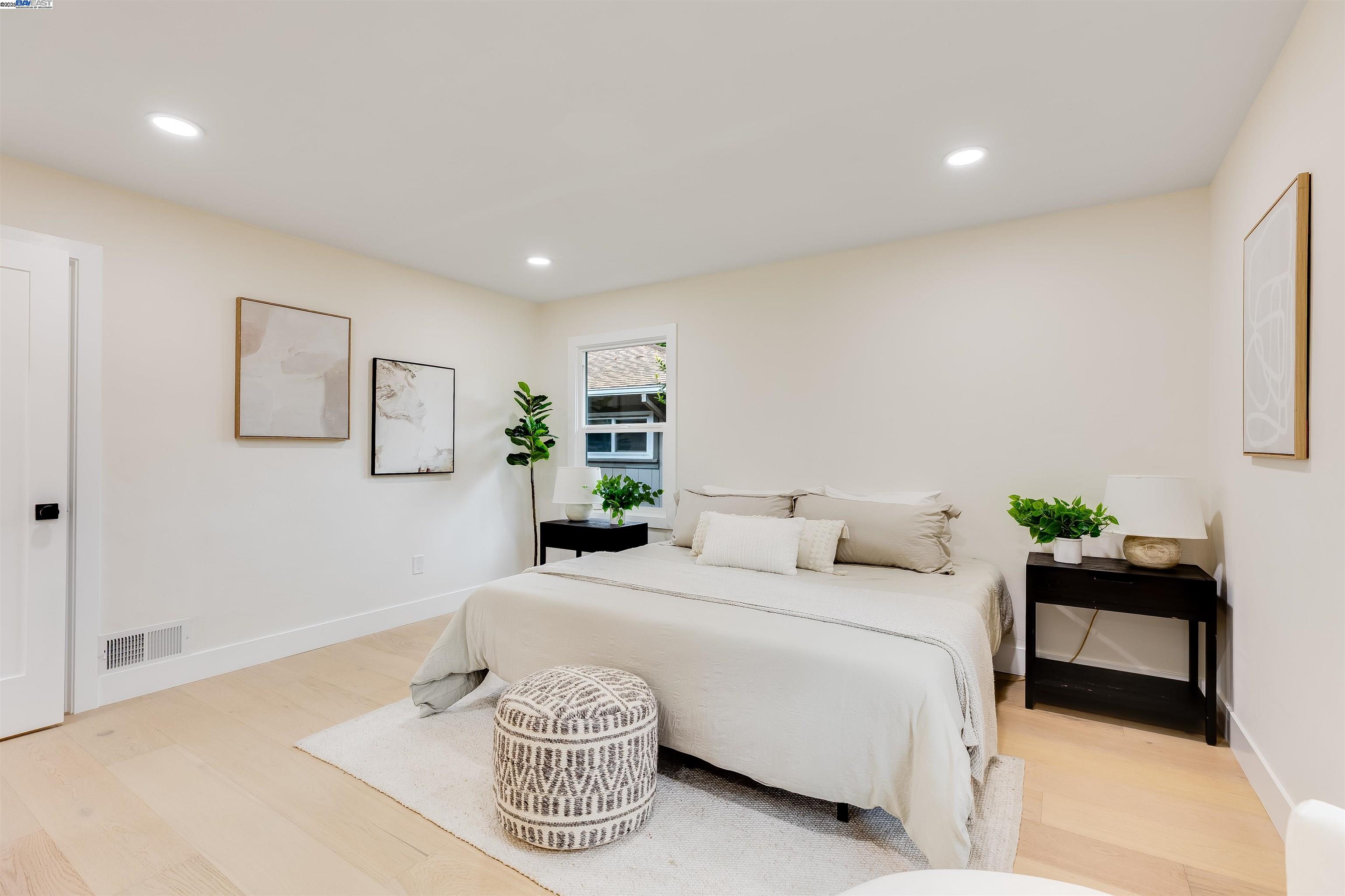 Detail Gallery Image 31 of 60 For 6470 Ascot Dr, Oakland,  CA 94611 - 3 Beds | 2 Baths