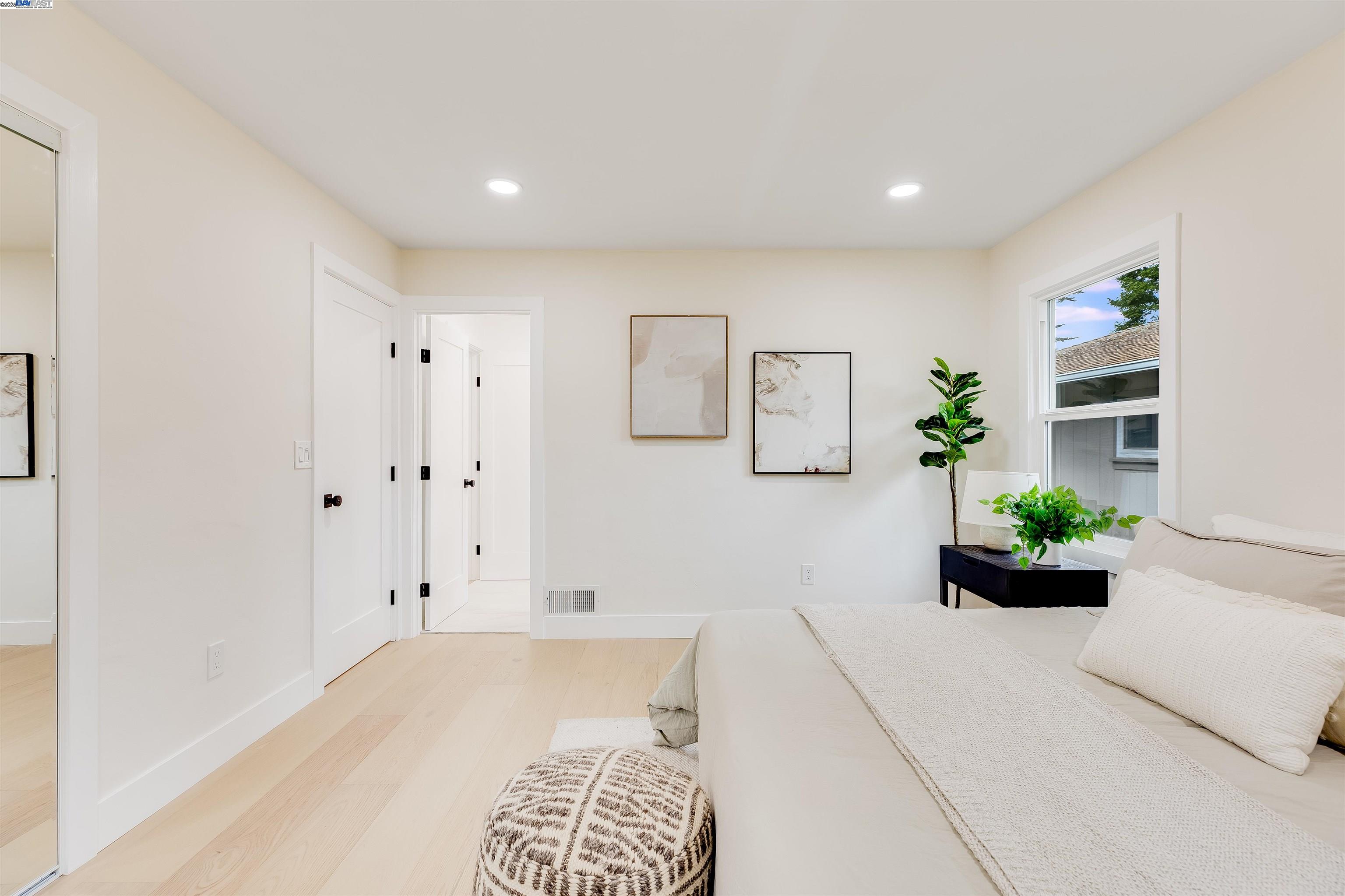 Detail Gallery Image 33 of 60 For 6470 Ascot Dr, Oakland,  CA 94611 - 3 Beds | 2 Baths