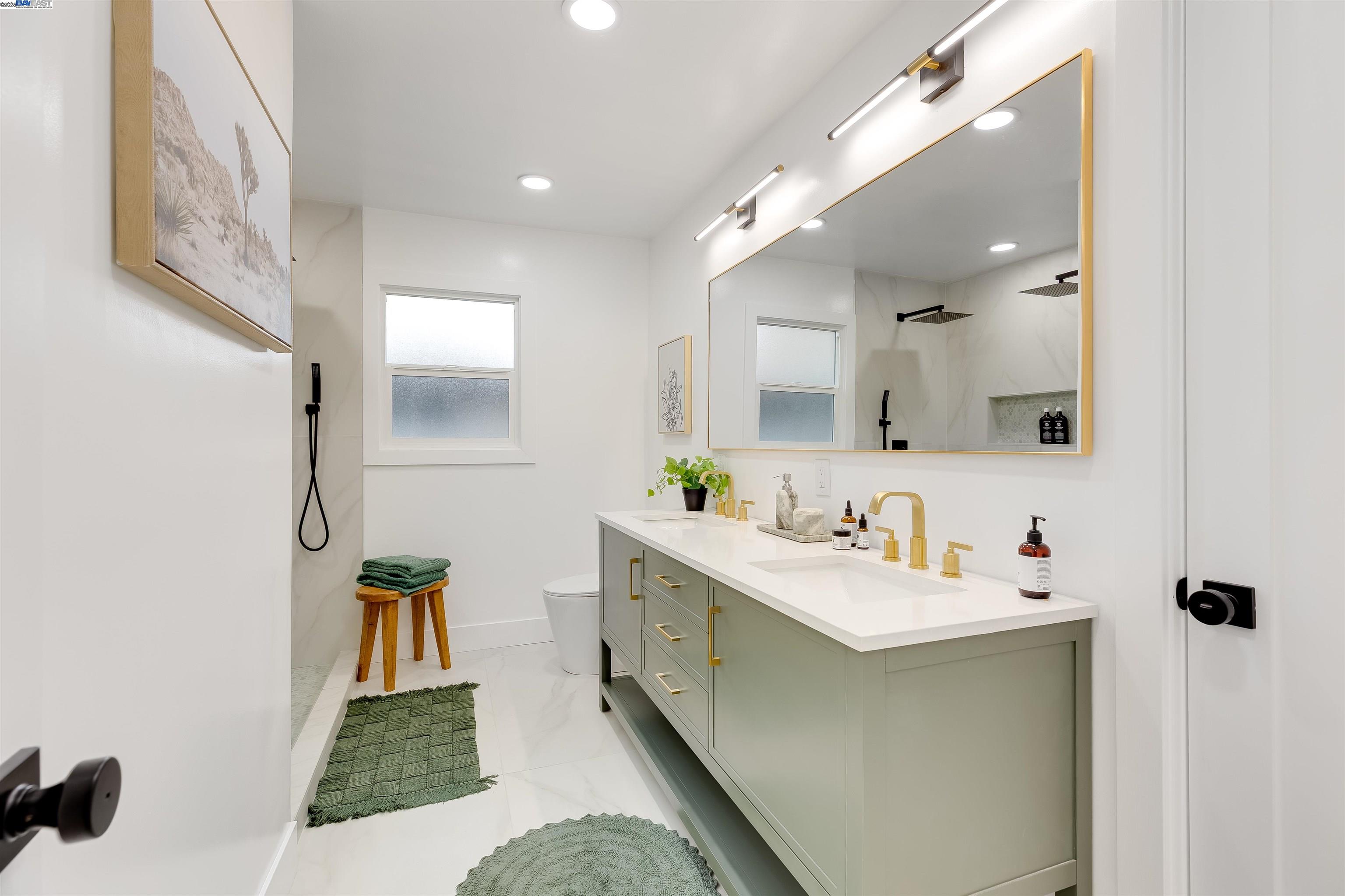 Detail Gallery Image 38 of 60 For 6470 Ascot Dr, Oakland,  CA 94611 - 3 Beds | 2 Baths