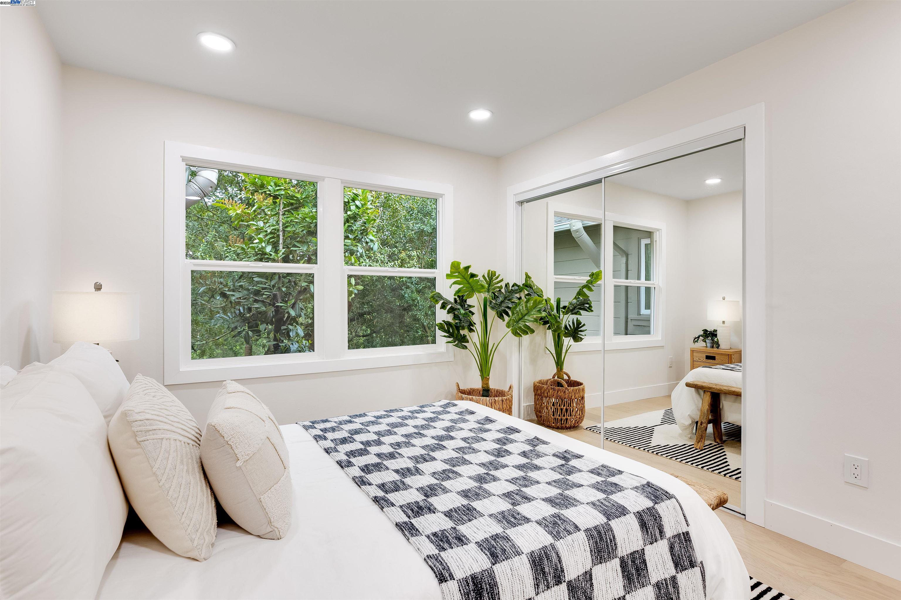 Detail Gallery Image 43 of 60 For 6470 Ascot Dr, Oakland,  CA 94611 - 3 Beds | 2 Baths