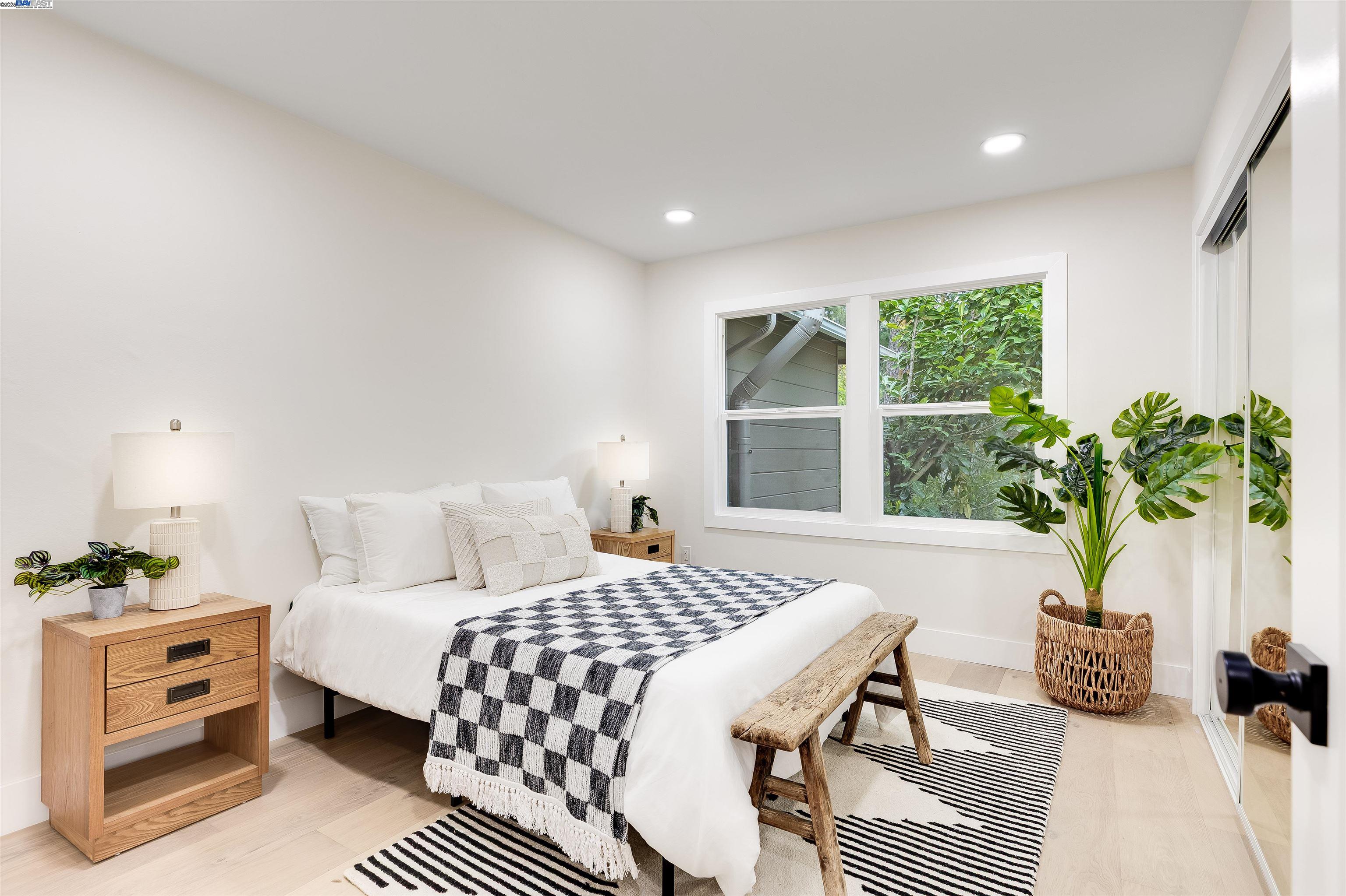 Detail Gallery Image 44 of 60 For 6470 Ascot Dr, Oakland,  CA 94611 - 3 Beds | 2 Baths