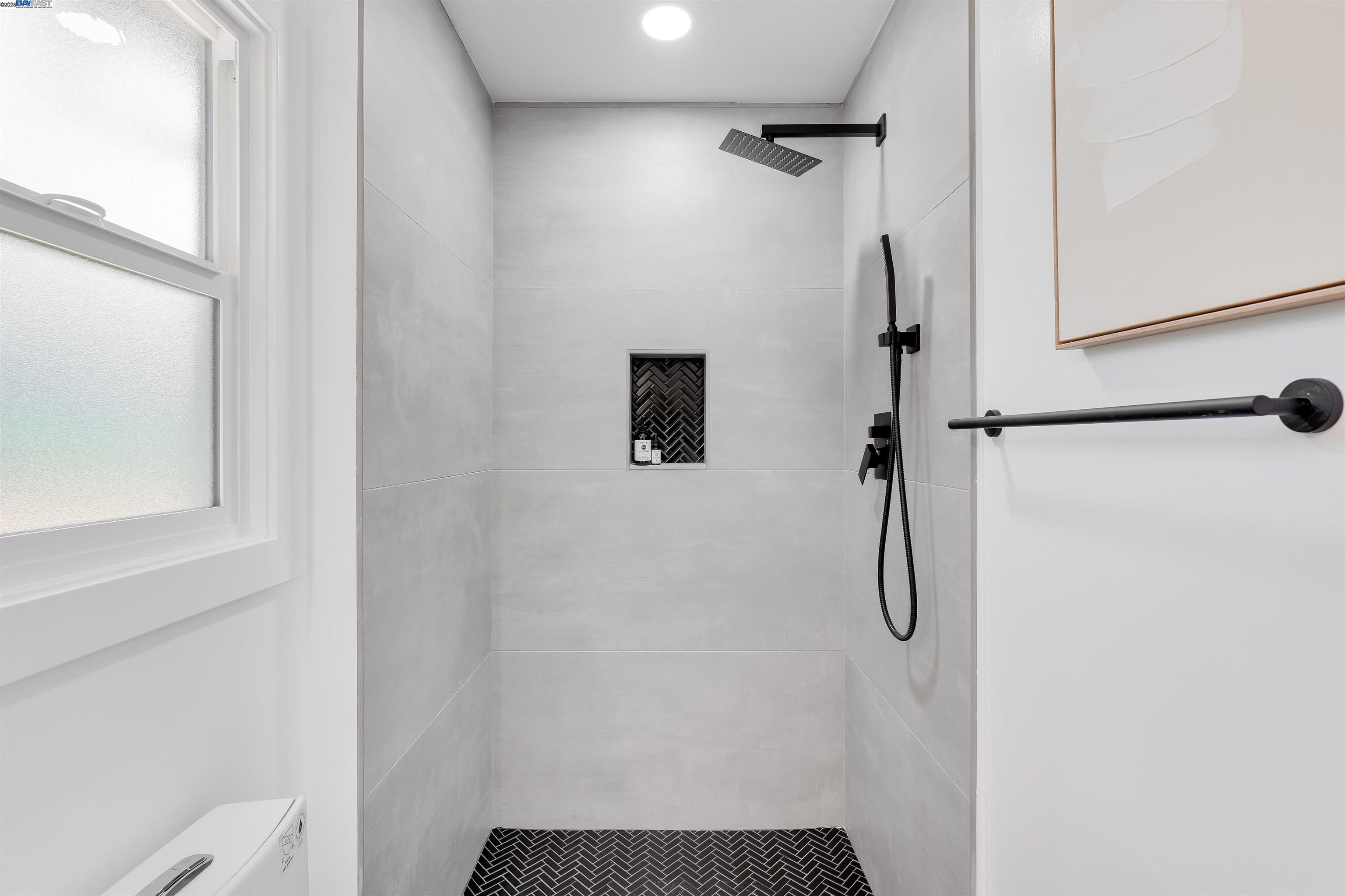 Detail Gallery Image 46 of 60 For 6470 Ascot Dr, Oakland,  CA 94611 - 3 Beds | 2 Baths