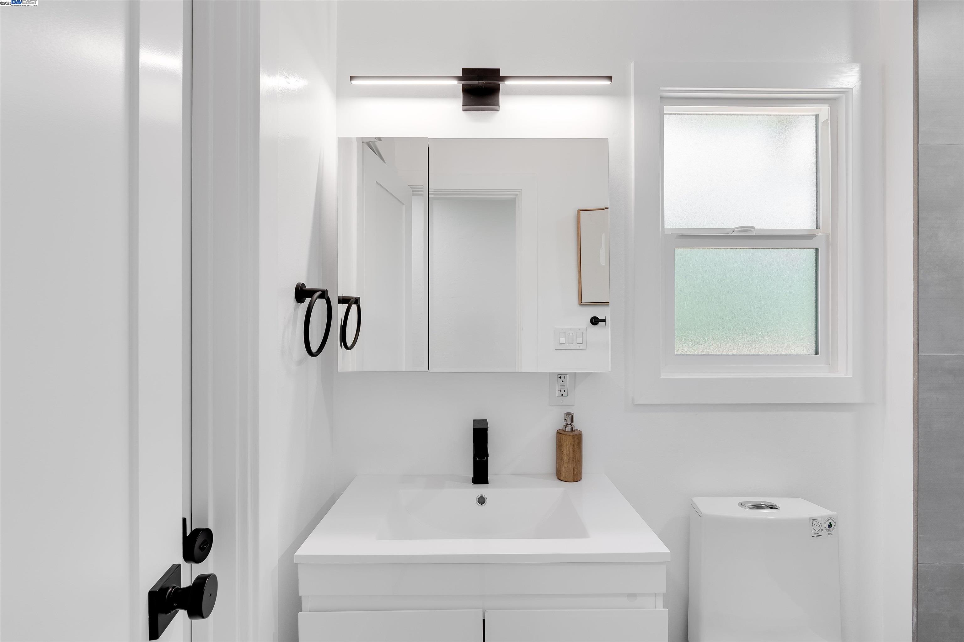 Detail Gallery Image 47 of 60 For 6470 Ascot Dr, Oakland,  CA 94611 - 3 Beds | 2 Baths
