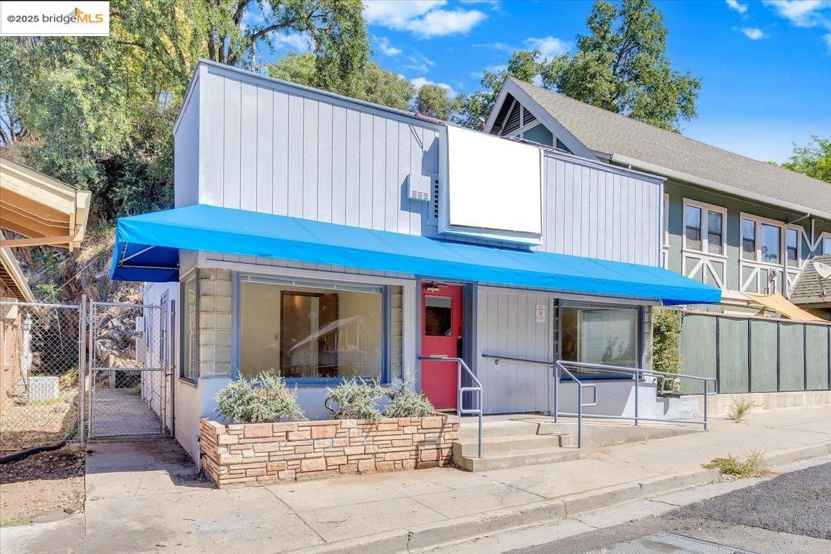 Detail Gallery Image 1 of 35 For 310 W Stockton St, Sonora,  CA 95370 - – Beds | – Baths