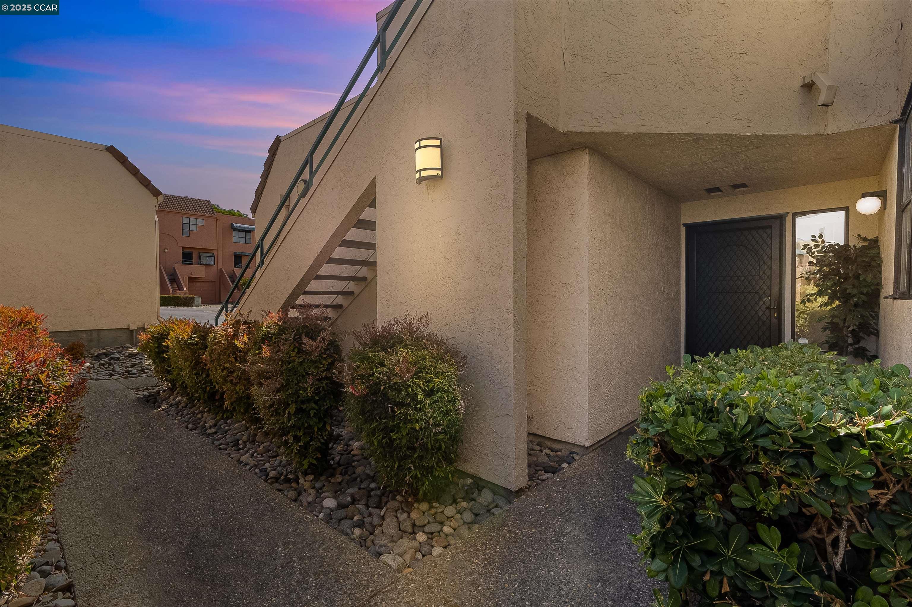 Detail Gallery Image 1 of 38 For 171 Nantucket Ln, Vallejo,  CA 94590 - 1 Beds | 1 Baths