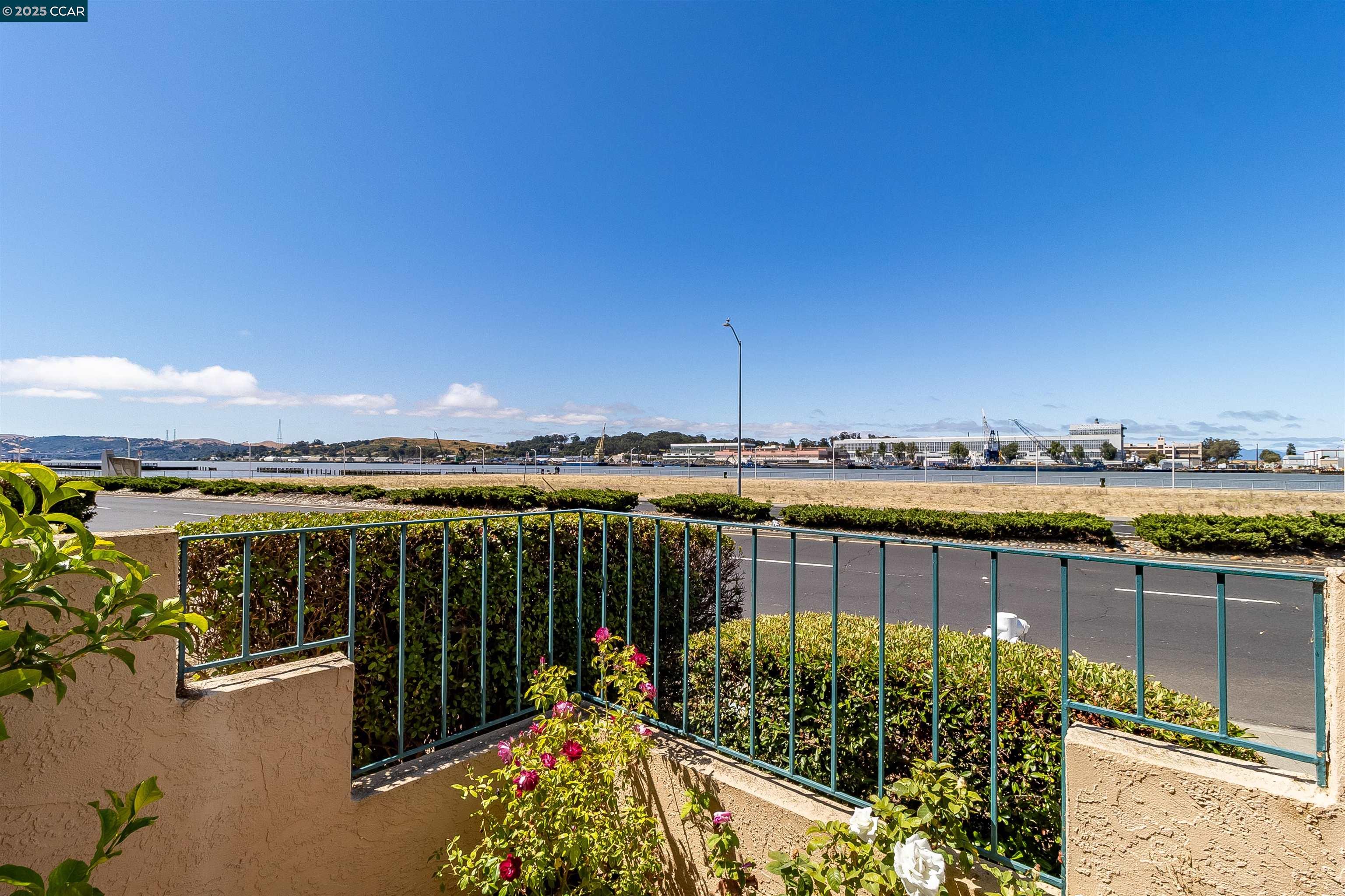 Detail Gallery Image 22 of 38 For 171 Nantucket Ln, Vallejo,  CA 94590 - 1 Beds | 1 Baths