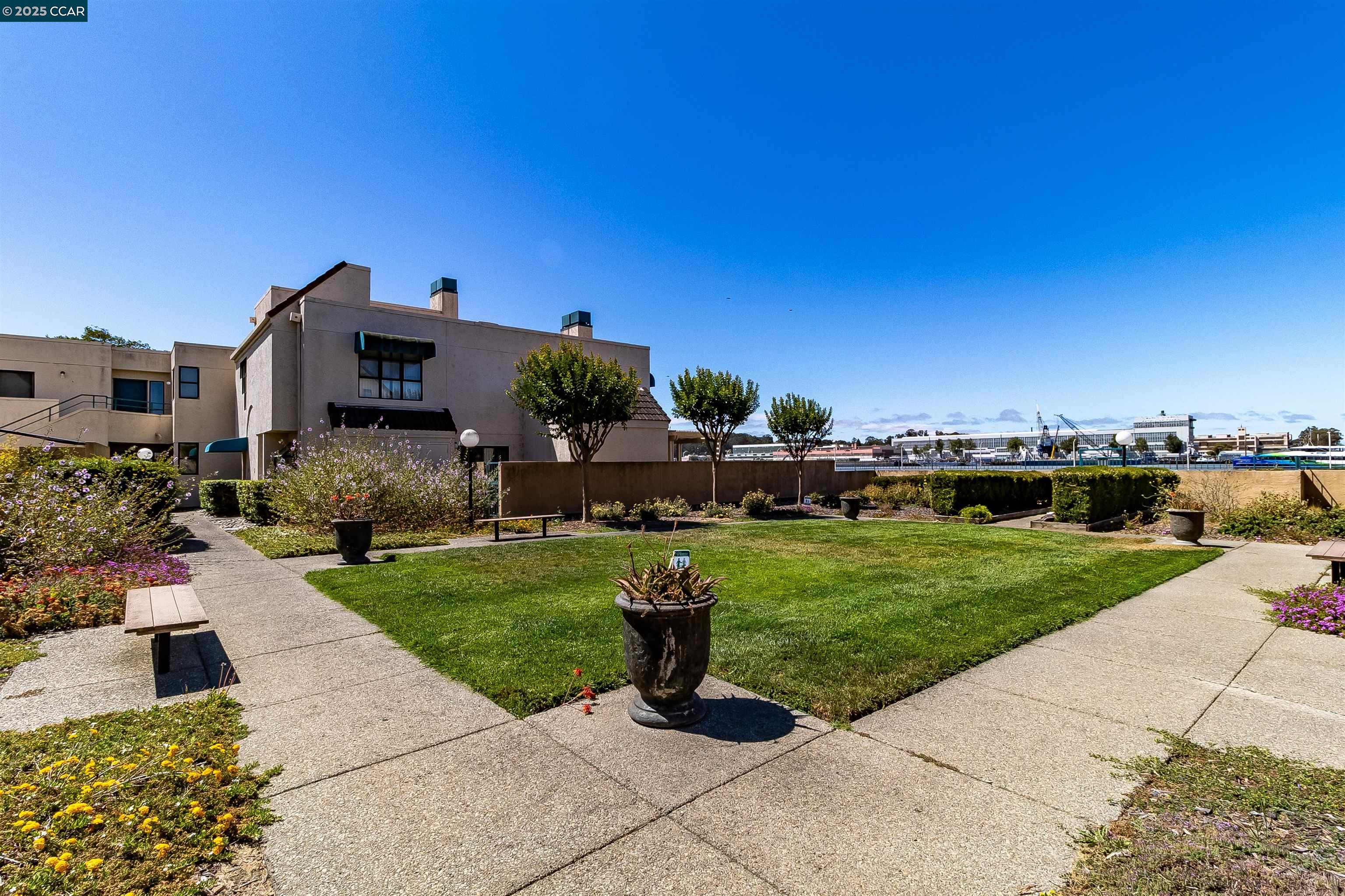 Detail Gallery Image 23 of 38 For 171 Nantucket Ln, Vallejo,  CA 94590 - 1 Beds | 1 Baths