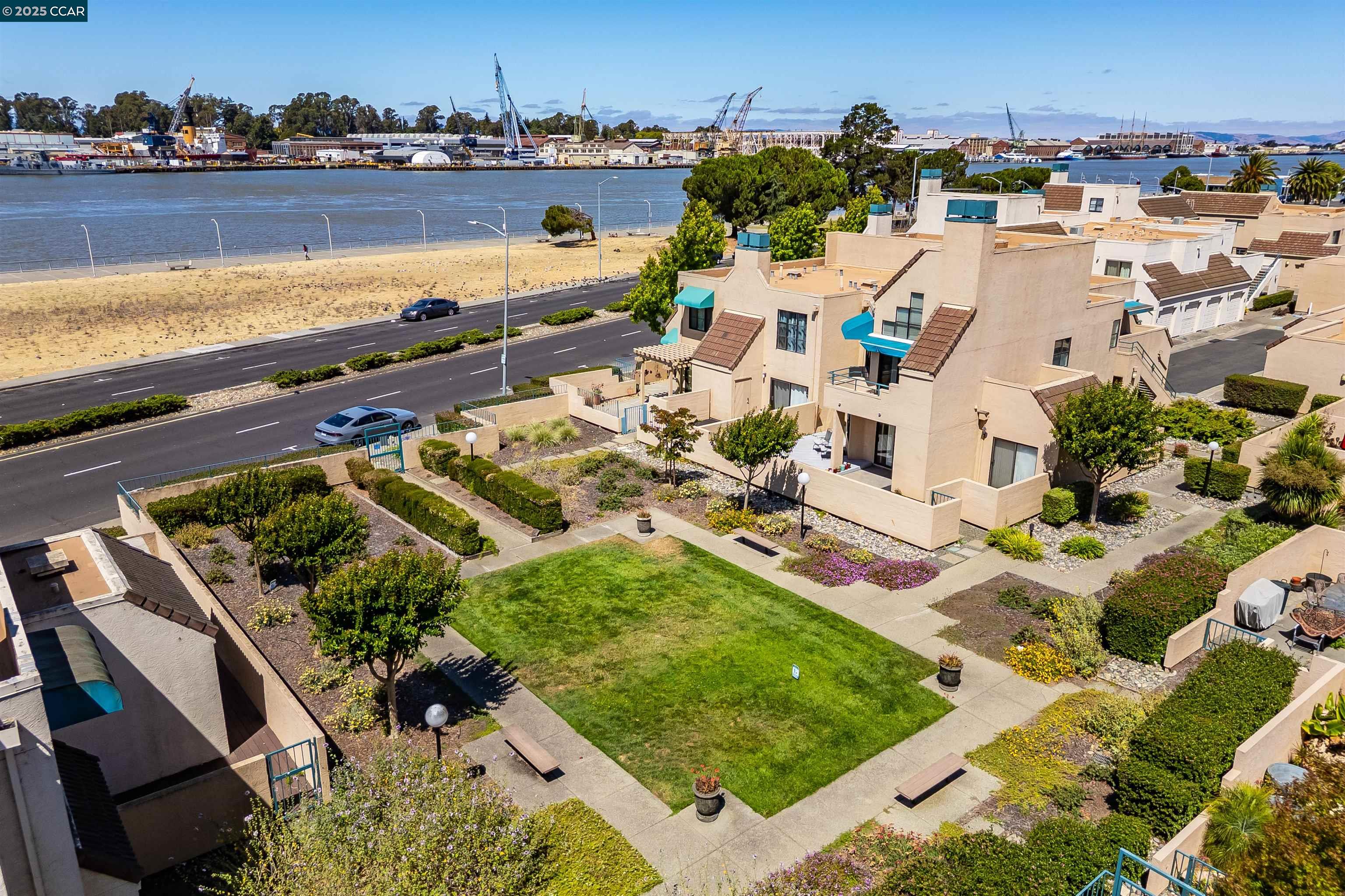 Detail Gallery Image 29 of 38 For 171 Nantucket Ln, Vallejo,  CA 94590 - 1 Beds | 1 Baths