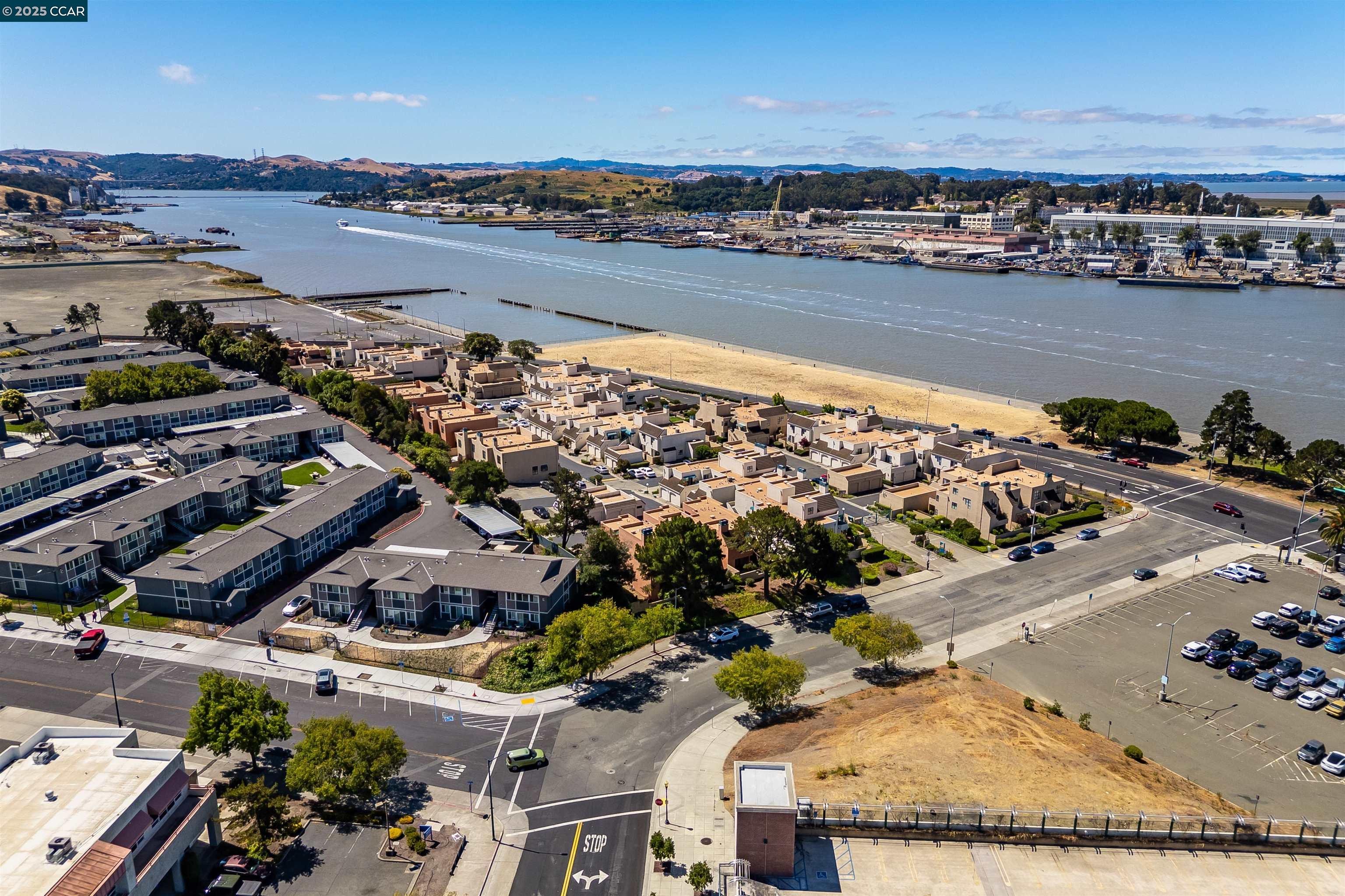 Detail Gallery Image 32 of 38 For 171 Nantucket Ln, Vallejo,  CA 94590 - 1 Beds | 1 Baths