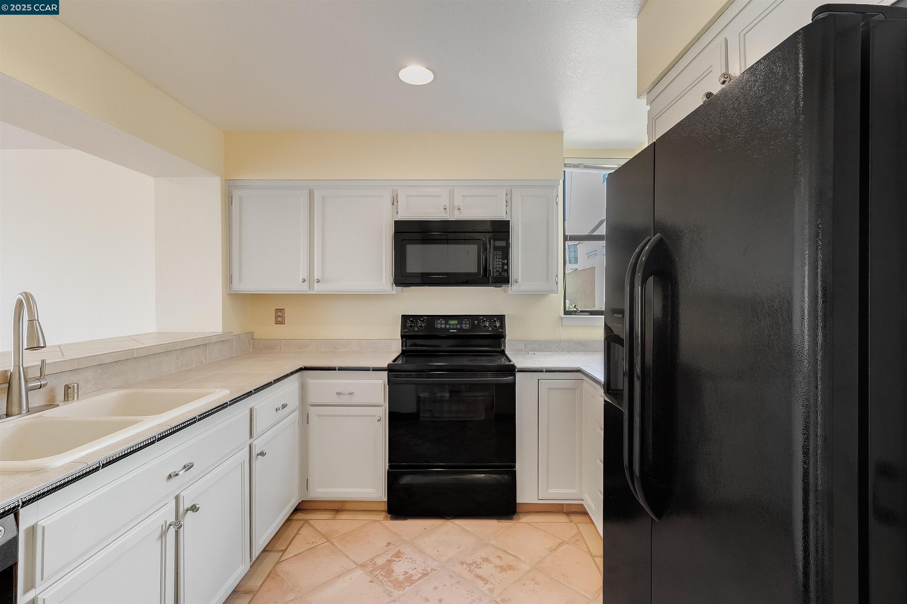 Detail Gallery Image 6 of 38 For 171 Nantucket Ln, Vallejo,  CA 94590 - 1 Beds | 1 Baths