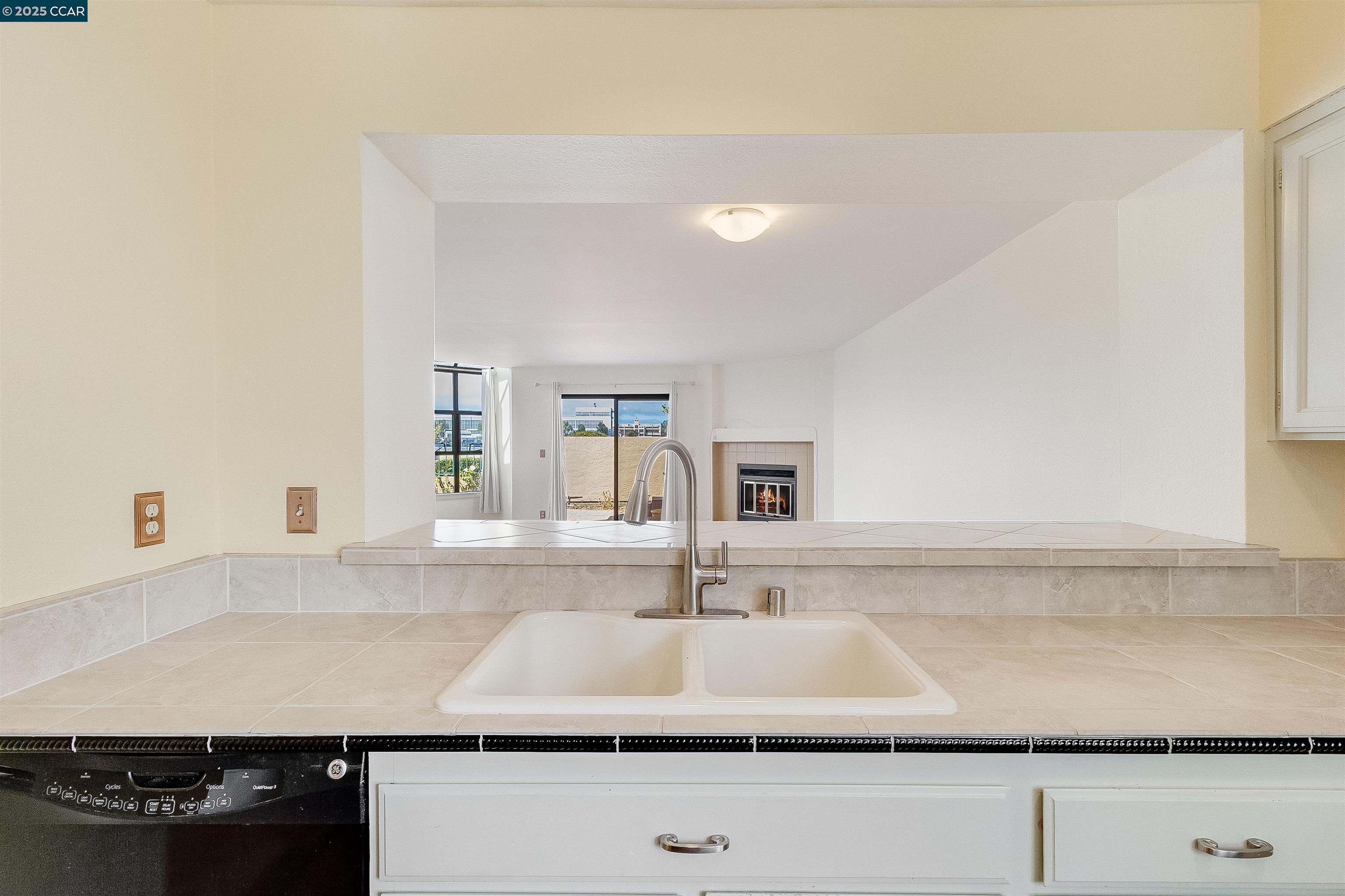 Detail Gallery Image 8 of 38 For 171 Nantucket Ln, Vallejo,  CA 94590 - 1 Beds | 1 Baths